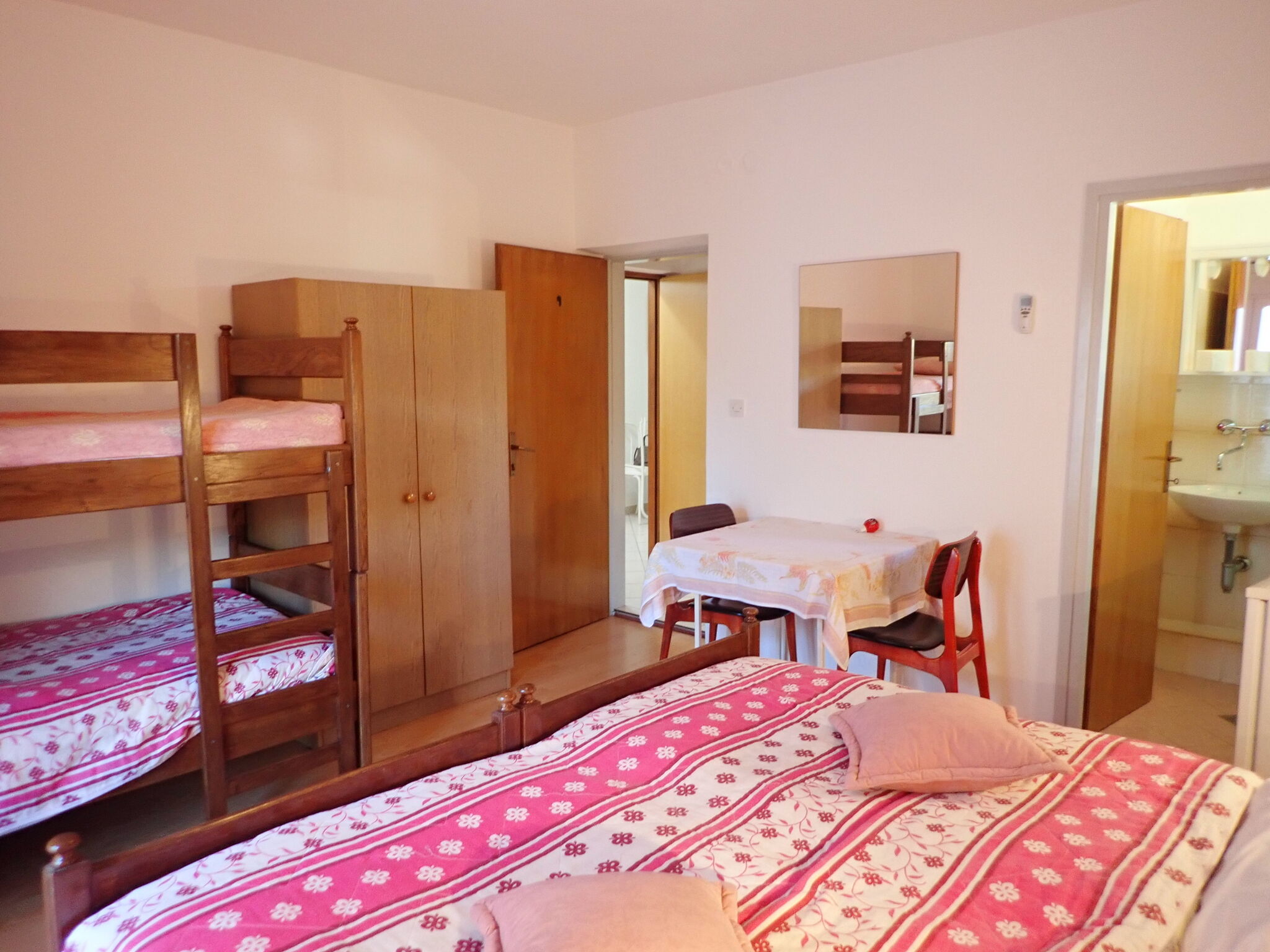 Apartments and Rooms Tinka 40349-S3