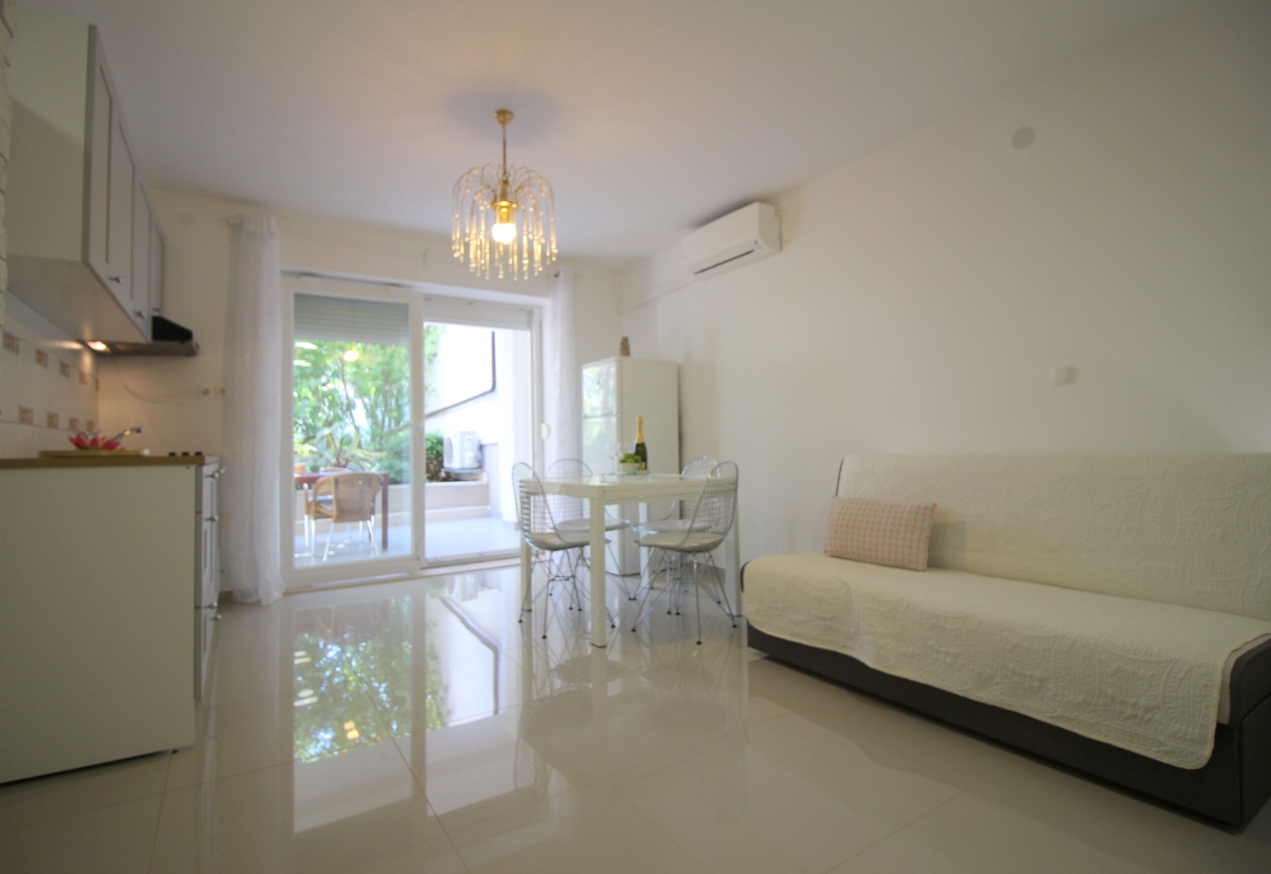 Apartment Zen 82685-A1