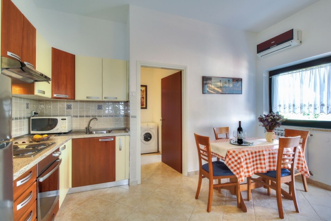 Apartments Sonja Zambratija 81519-A2