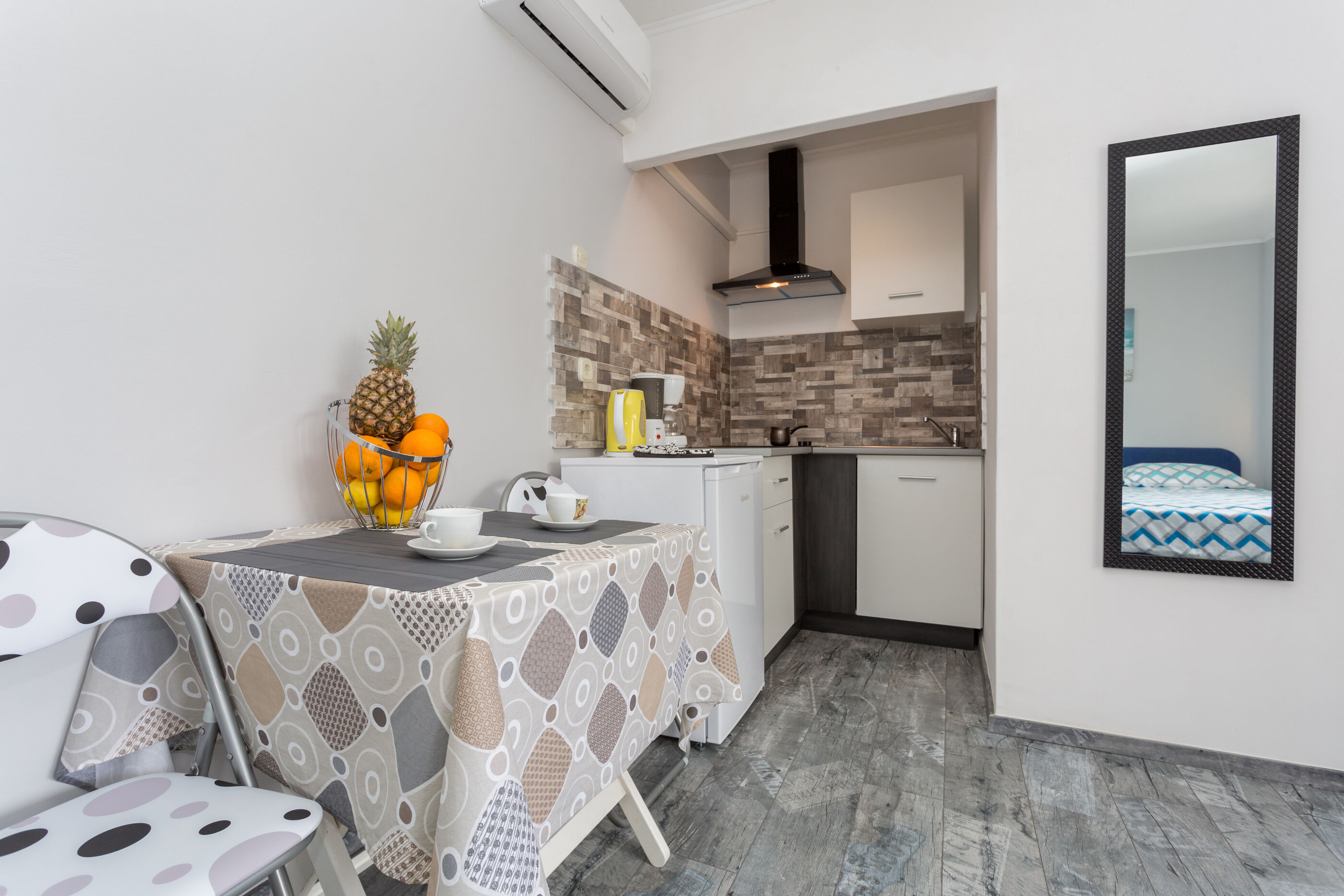 Apartments and Room Gilda 79593-A2