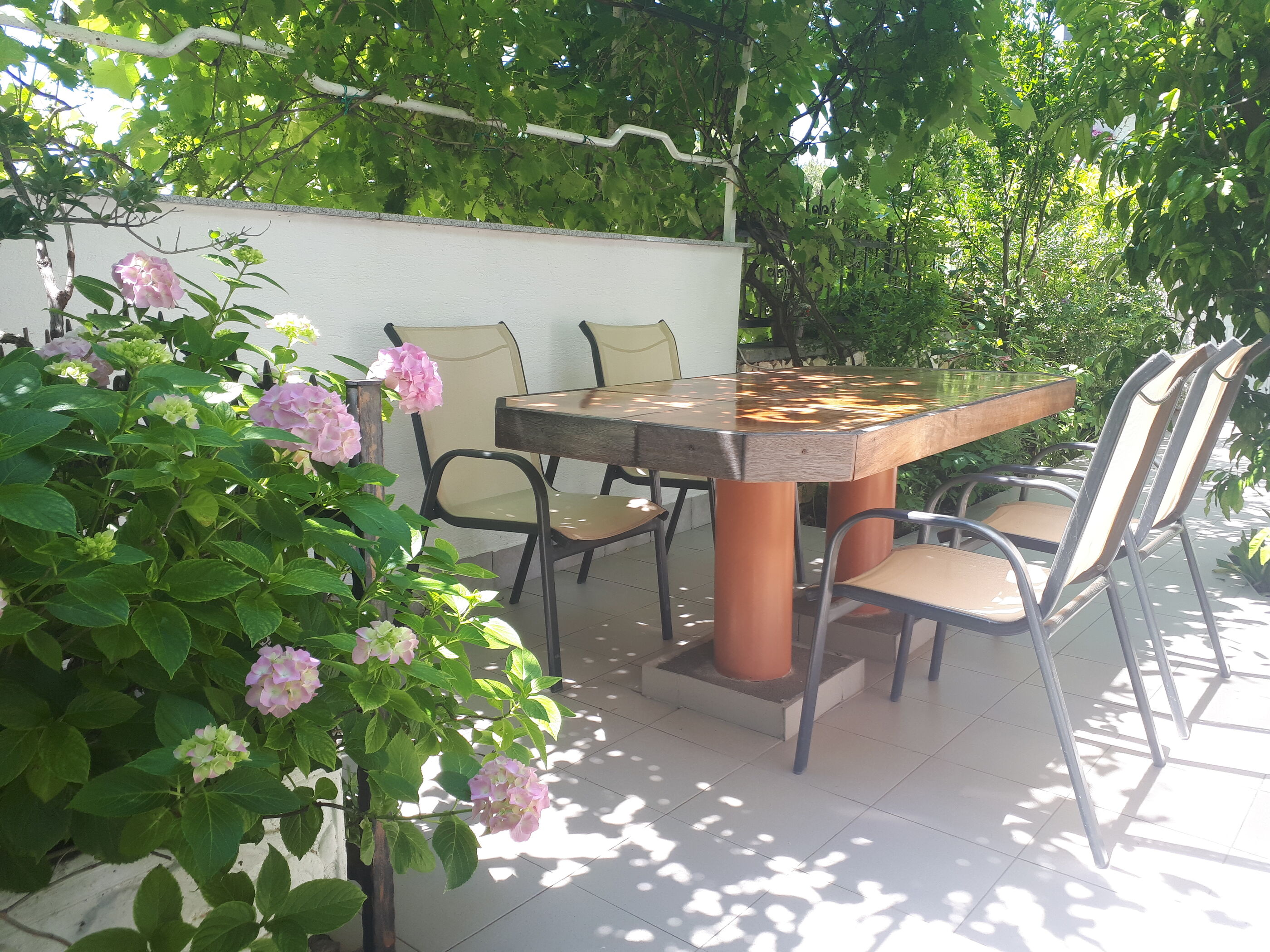 Apartments TINKA-with beautiful garden 40344-A1