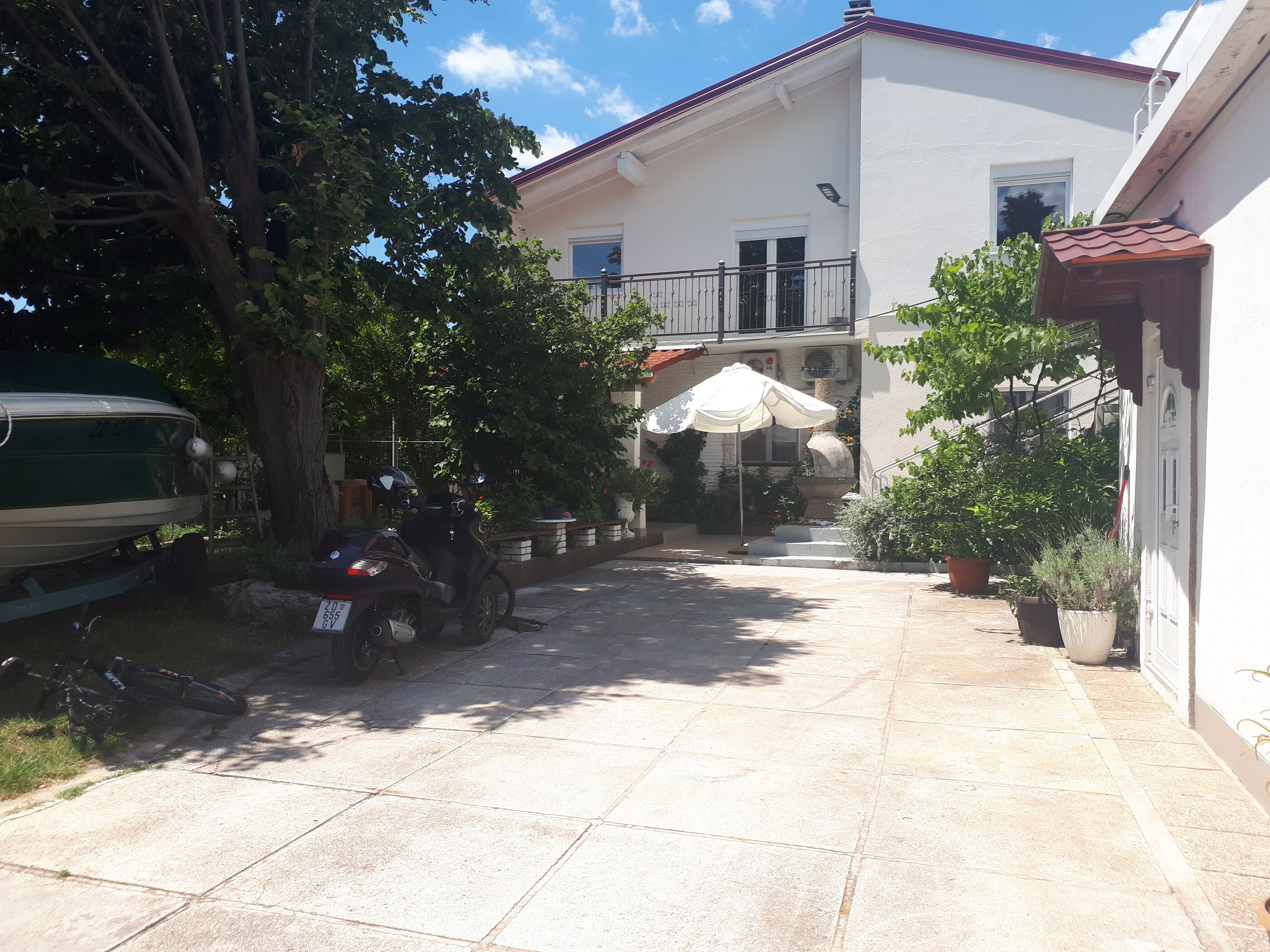 Apartments TINKA-with beautiful garden 40344-A1