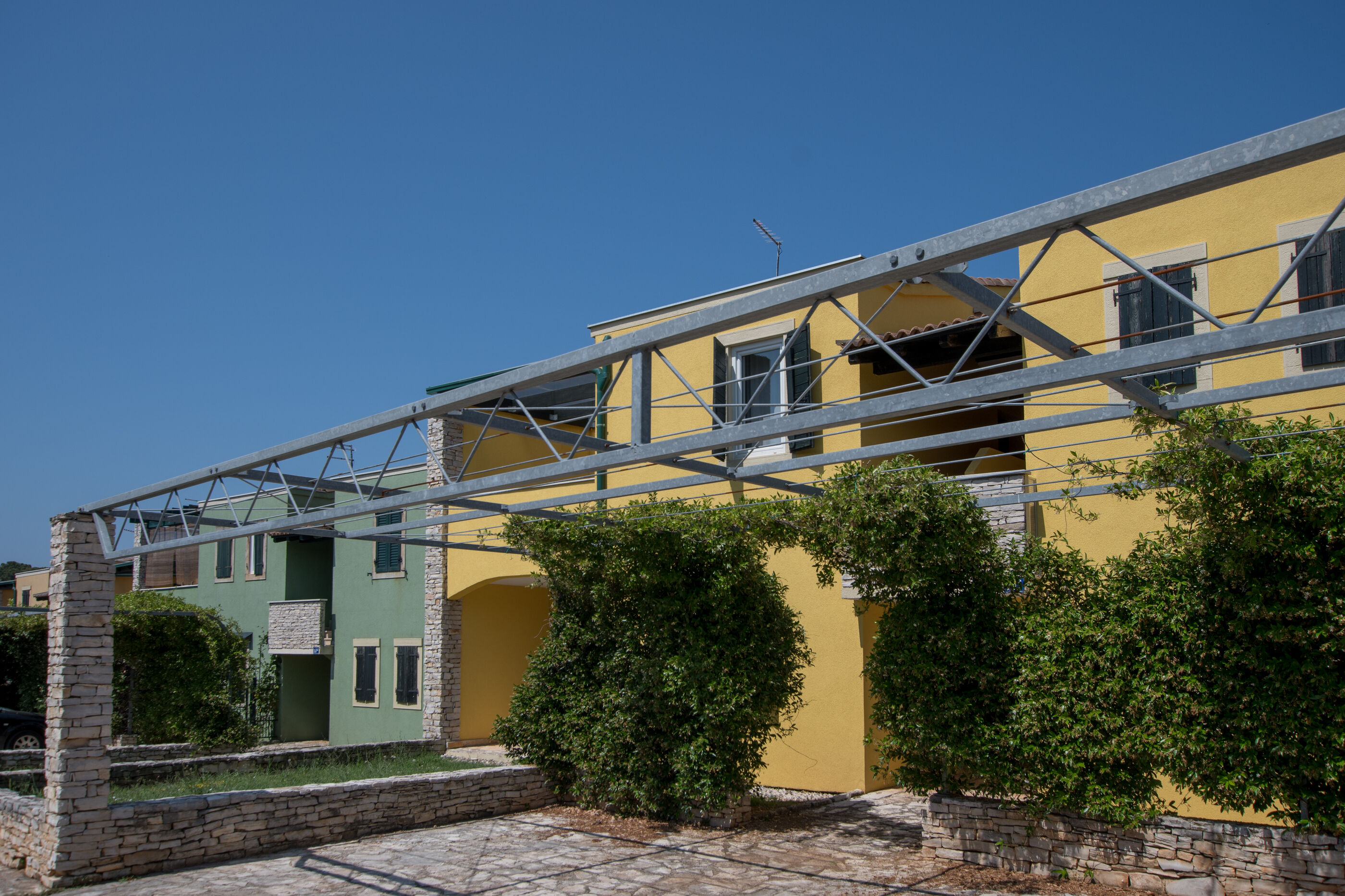 Apartments Faro Savudrija 83313-A1