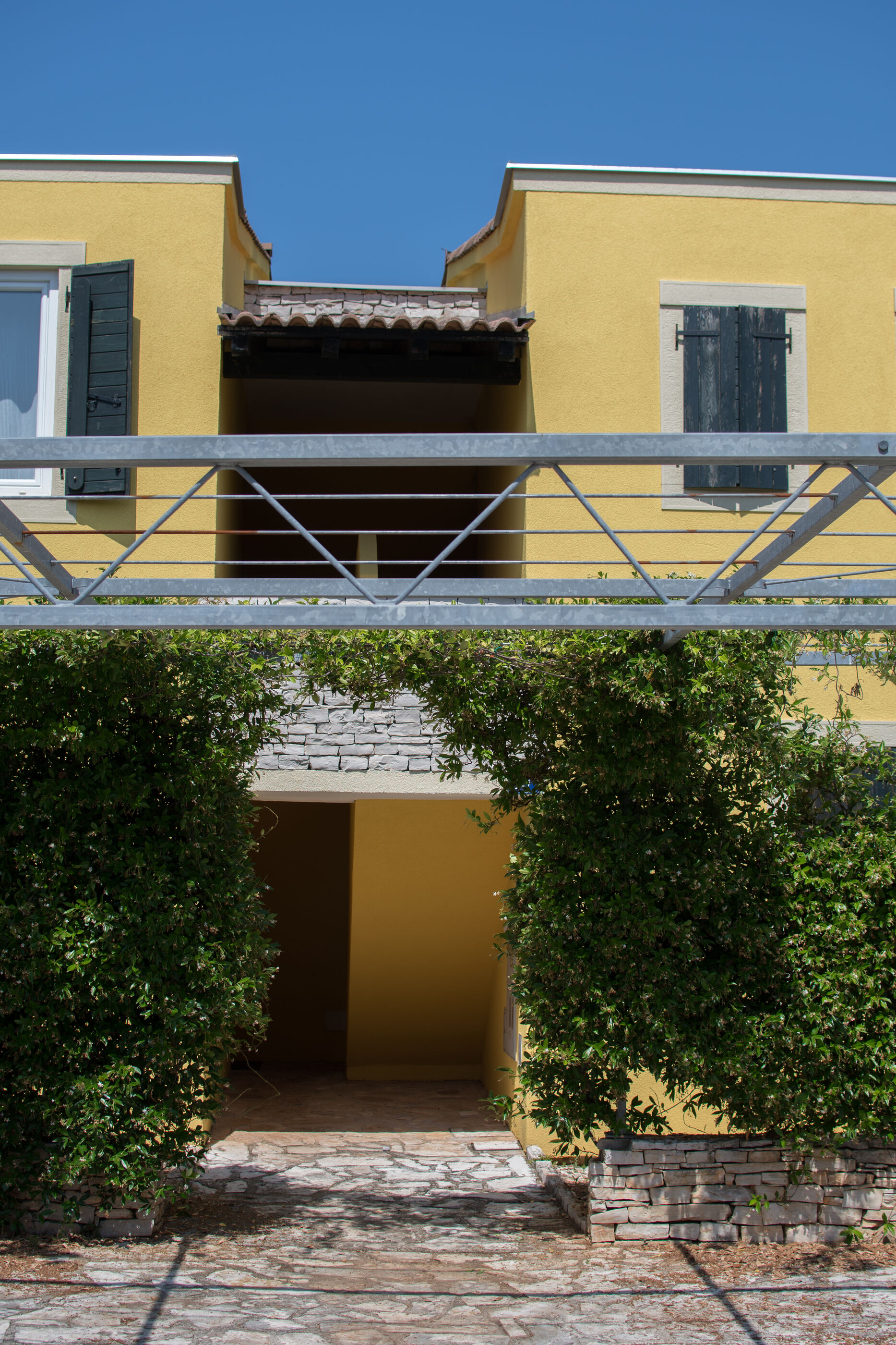 Apartments Faro Savudrija 83313-A1