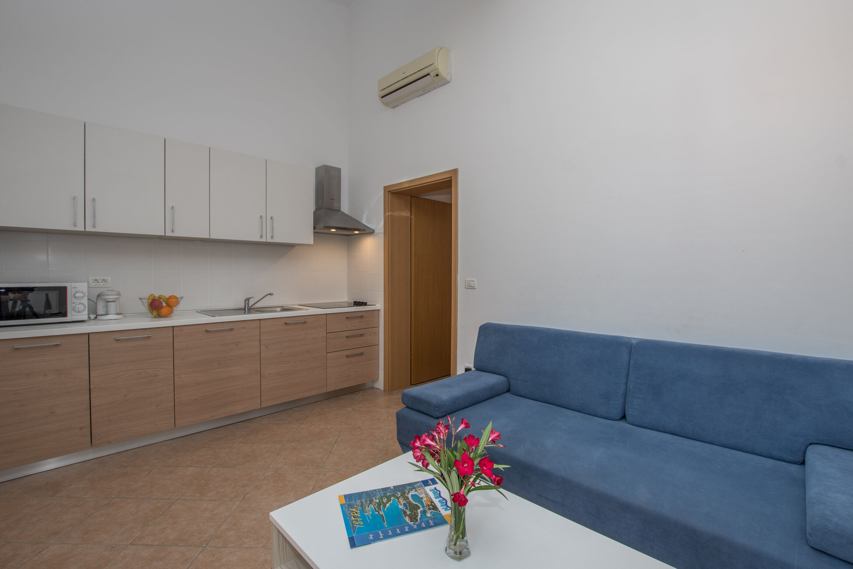 Apartments Faro Savudrija 83313-A2