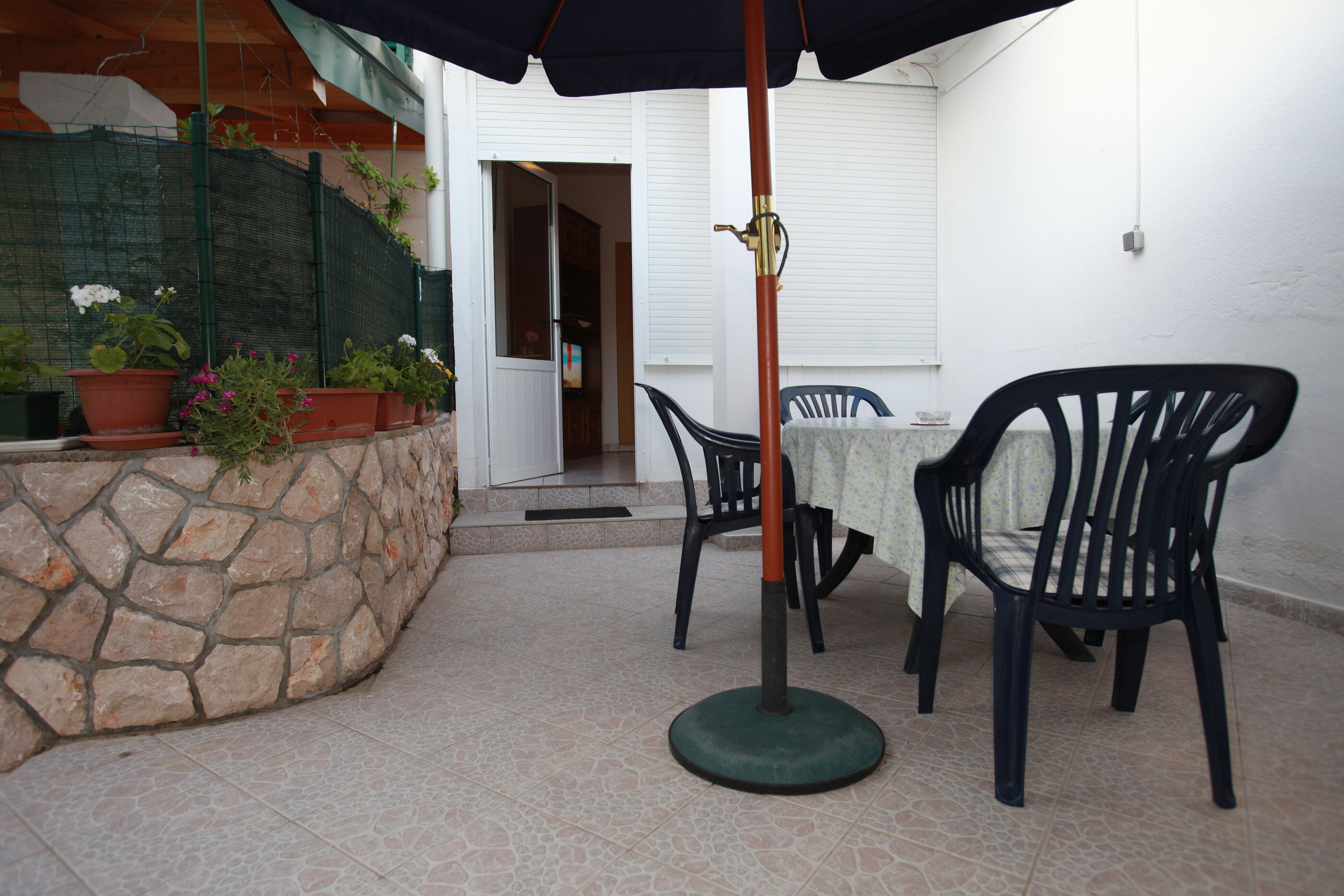 Apartments Nada i Ivan 83113-A1