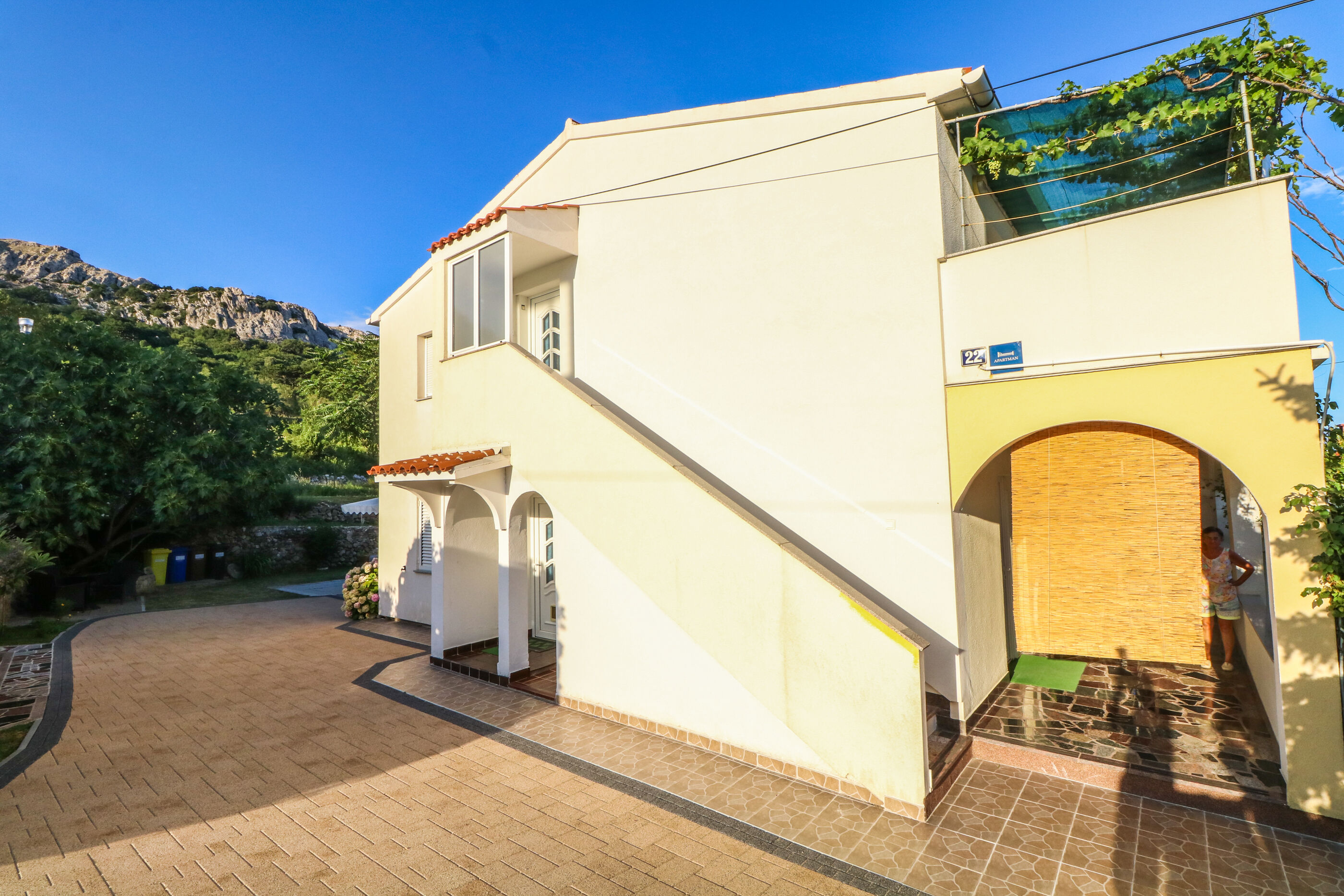 Apartments Polic 83115-A2