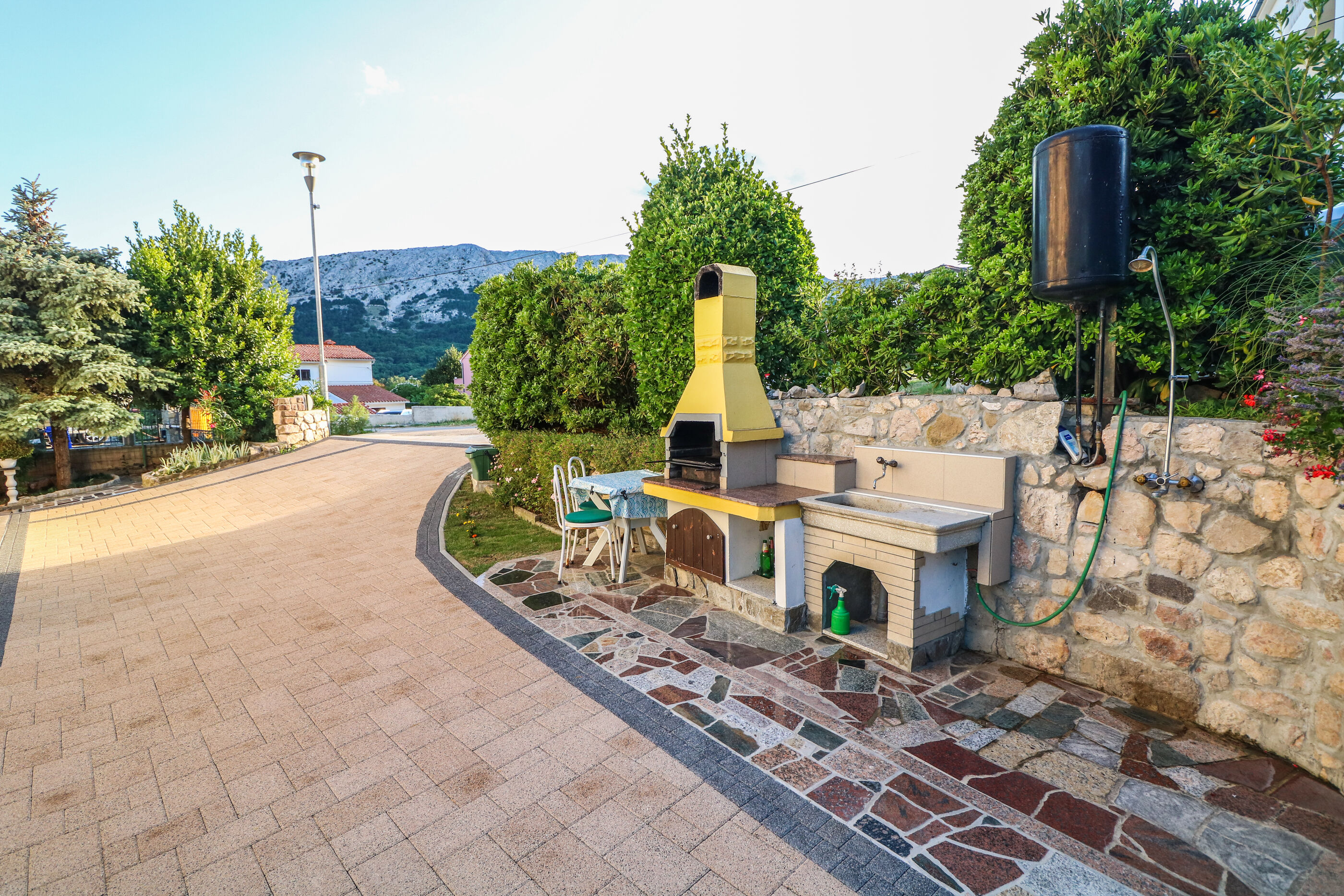 Apartments Polic 83115-A2