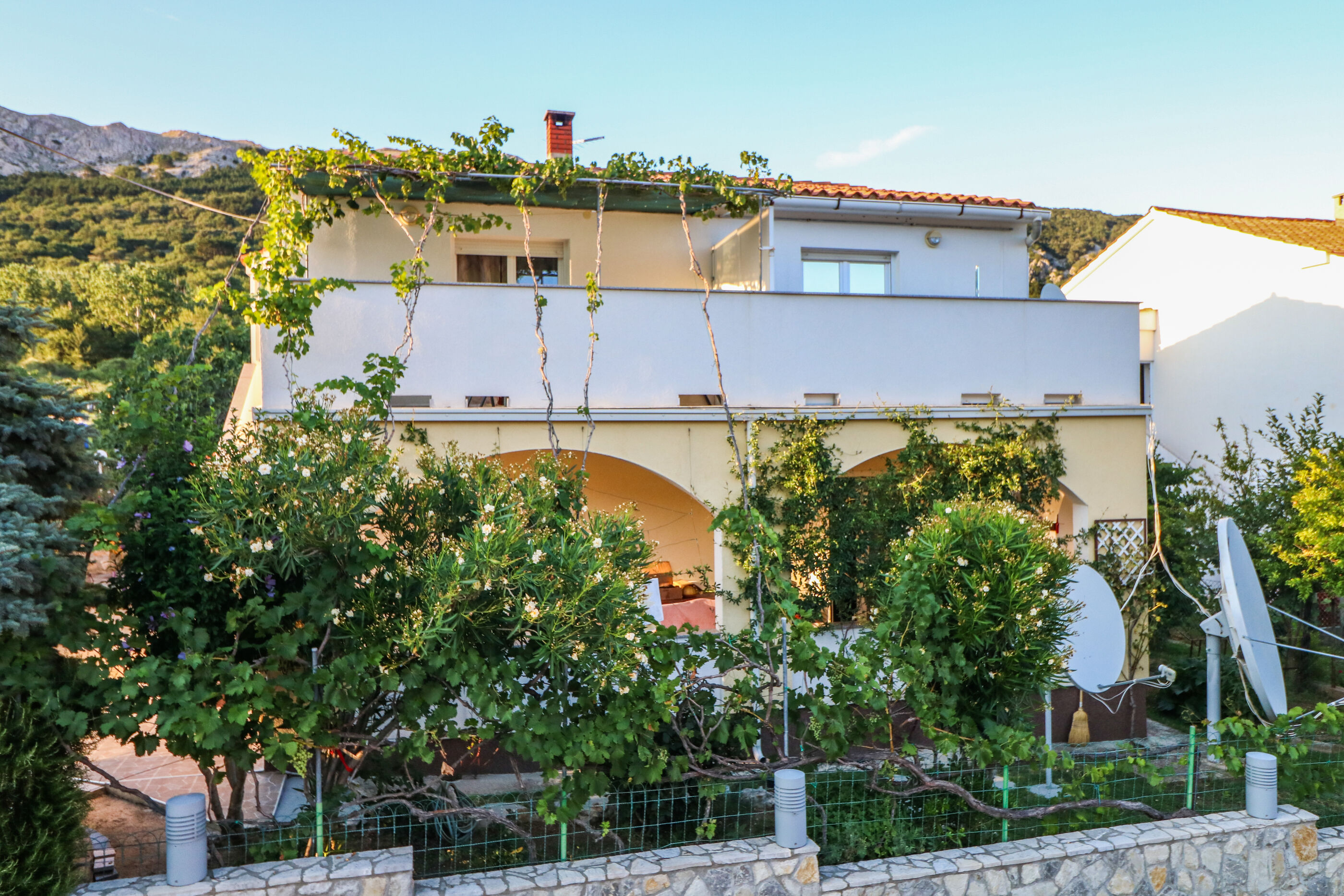 Apartments Polic 83115-A2
