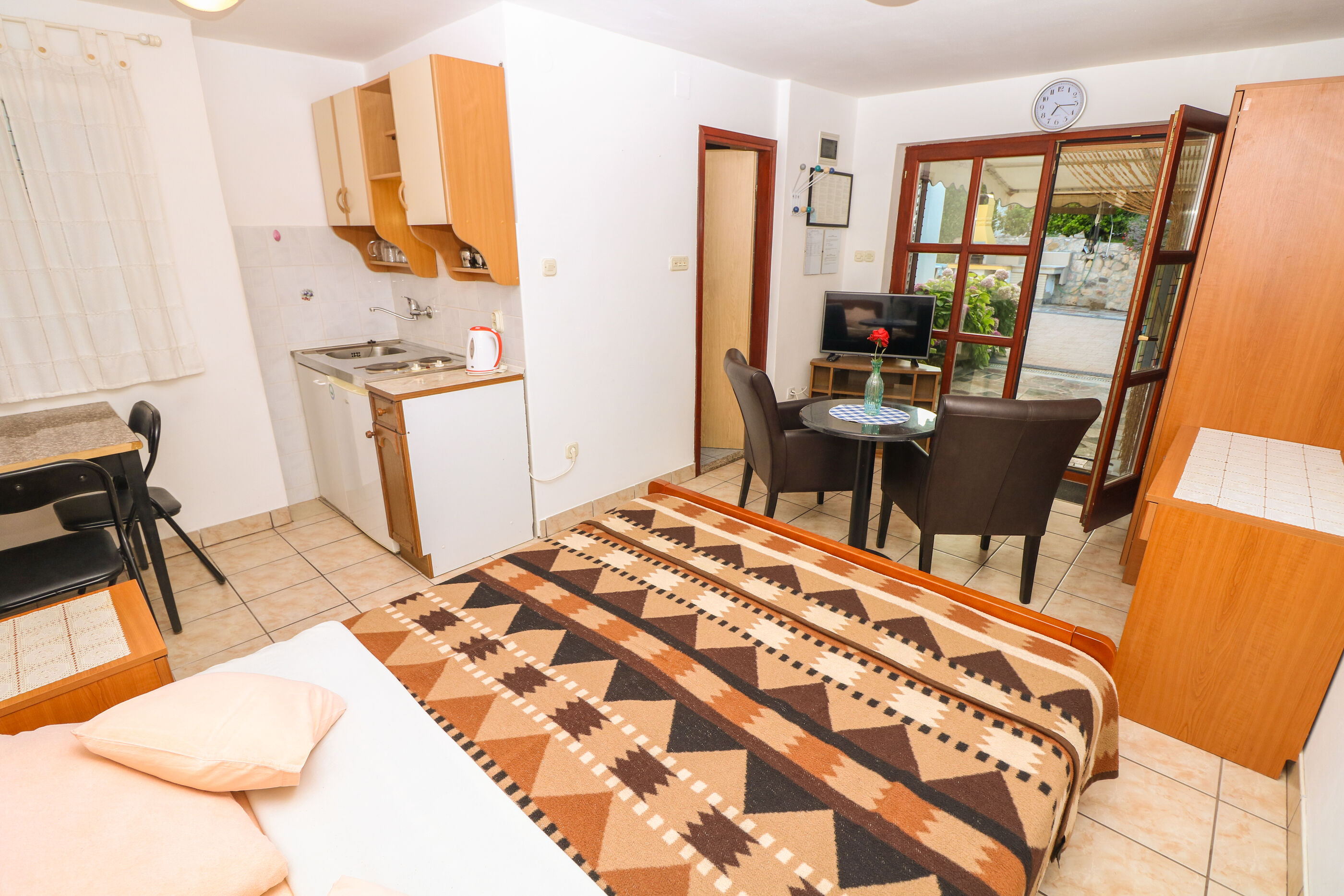 Apartments Polic 83115-A2