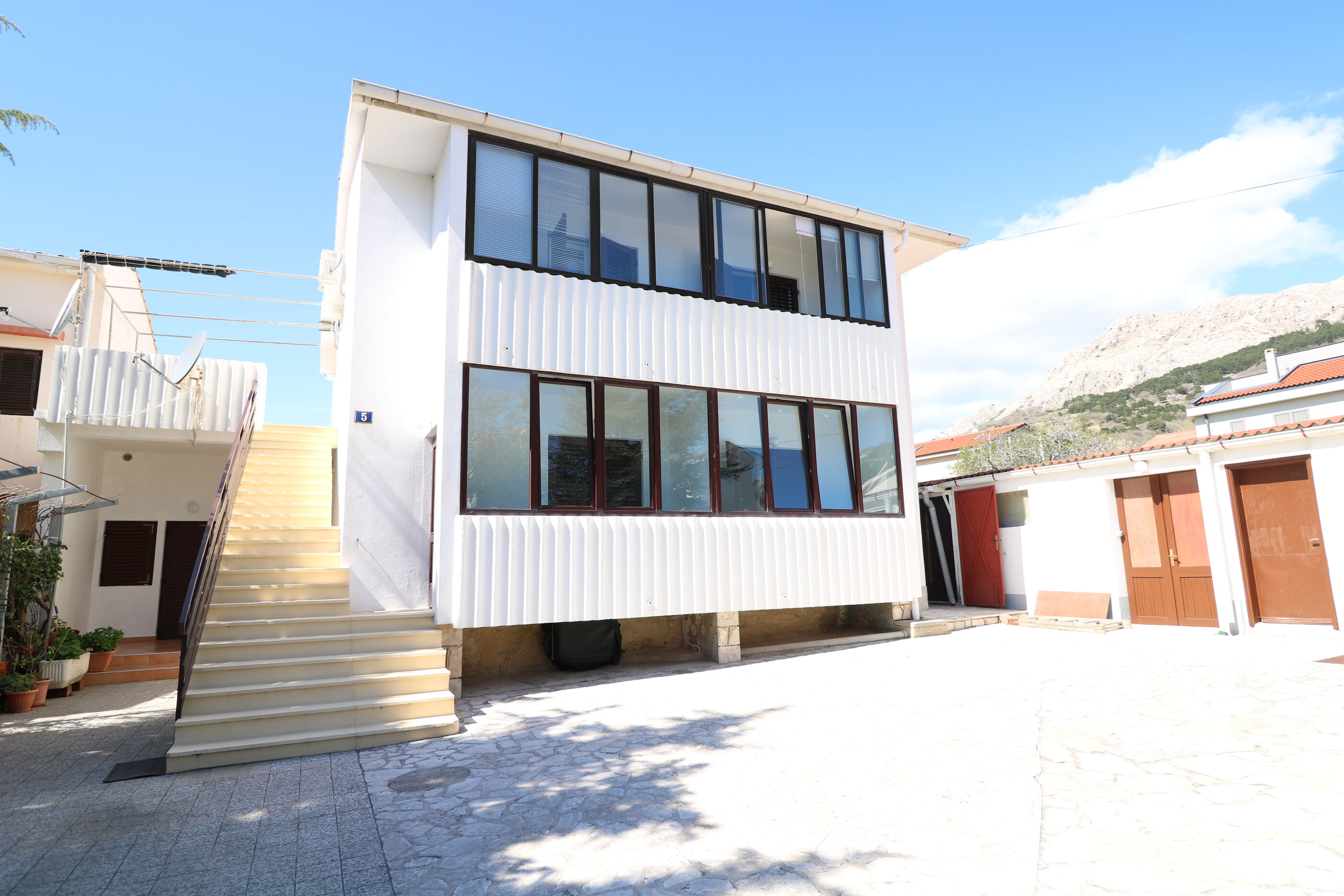 Apartment and Rooms Mira 83119-S2