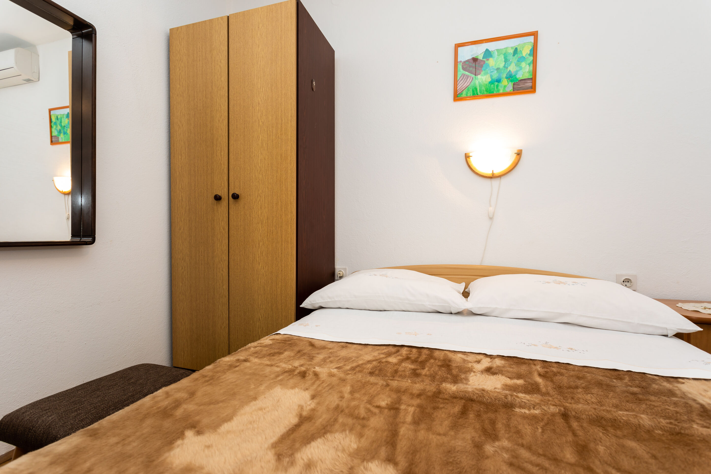 Apartment and Rooms Mira 83119-A1