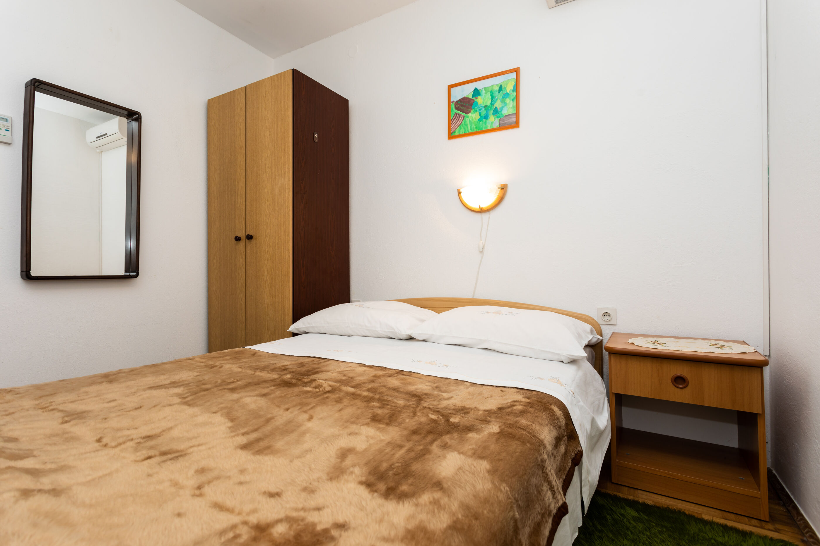 Apartment and Rooms Mira 83119-A1