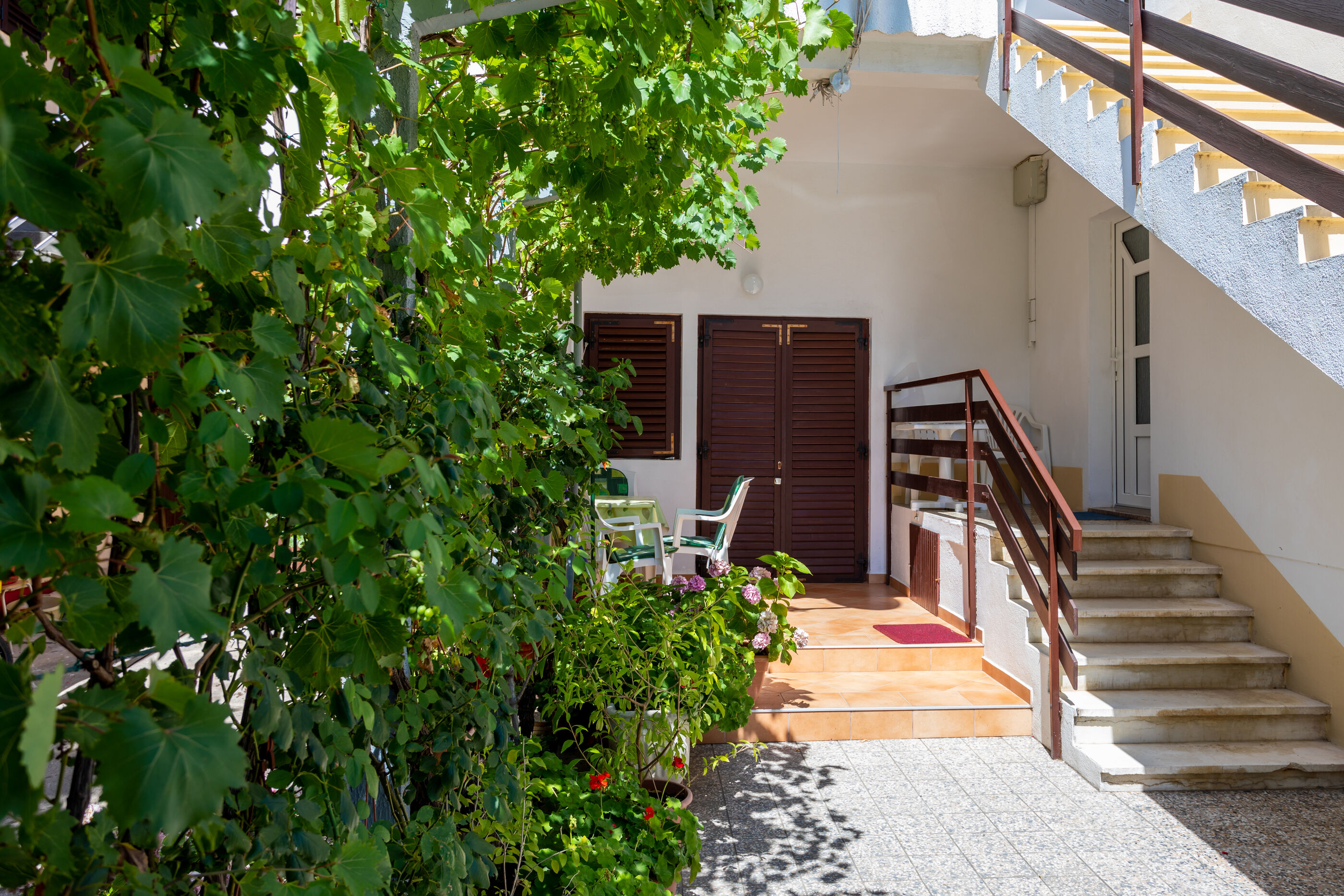 Apartment and Rooms Mira 83119-S2