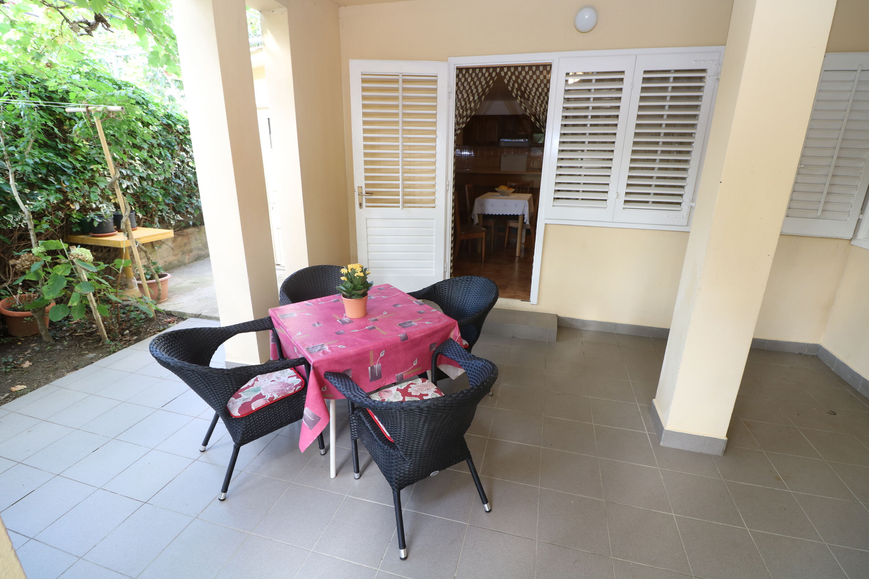 Apartments and Room Jagoda 79538-A2
