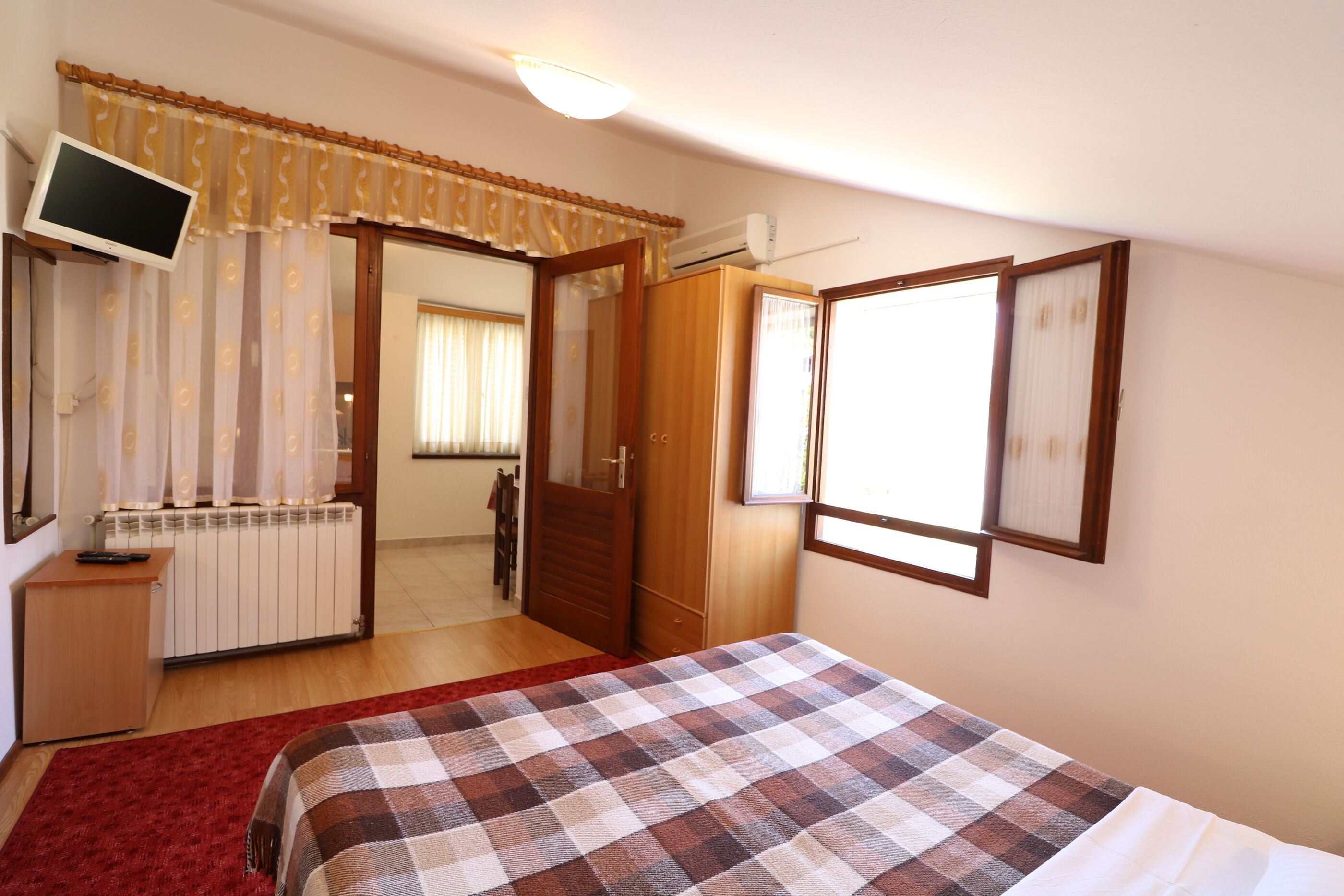 Apartments and Room Jagoda 79538-A4