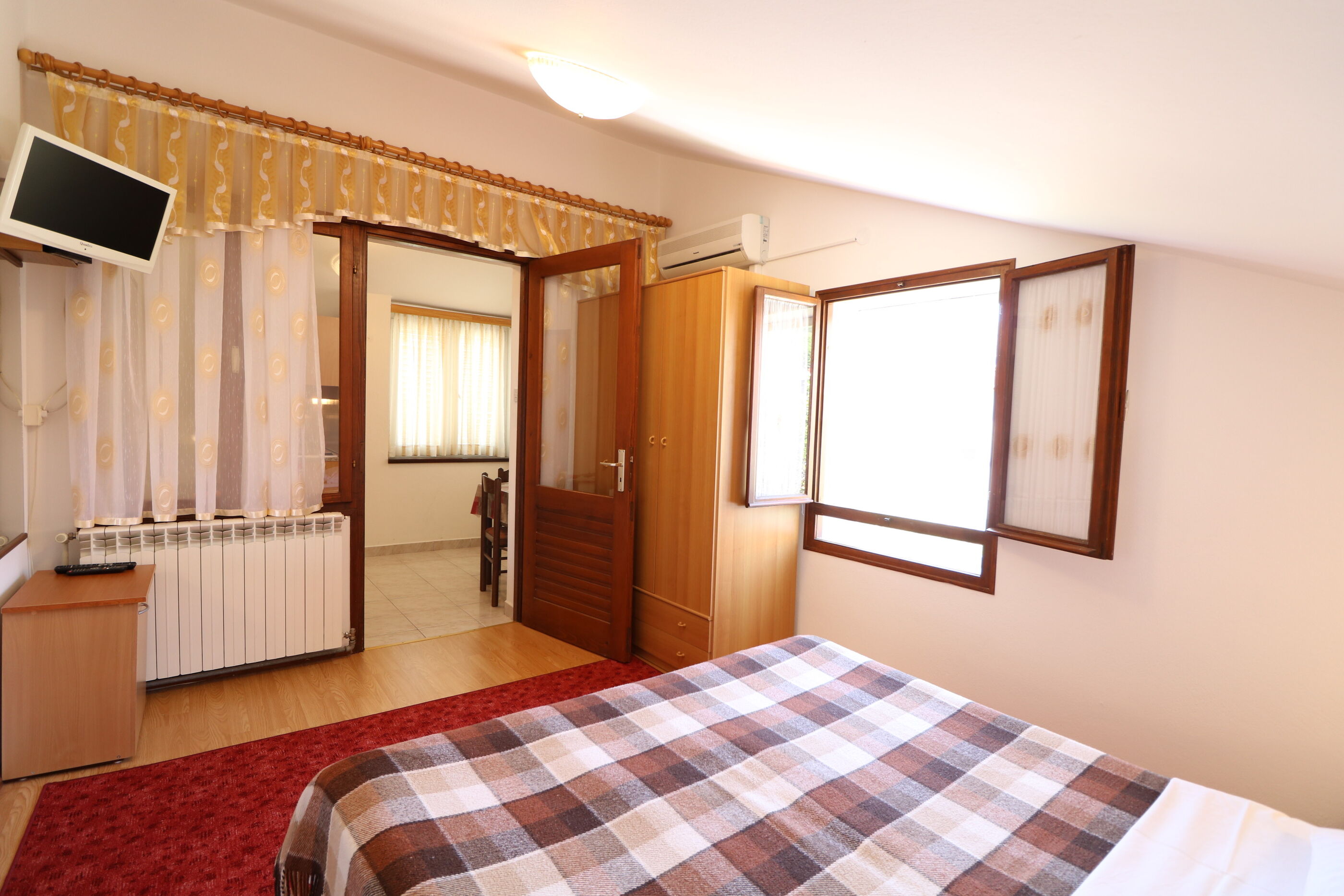 Apartments and Room Jagoda 79538-A4