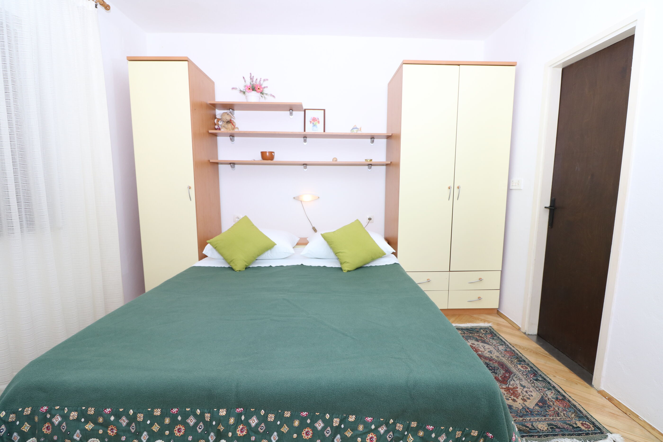 Apartment and Room Stanka 79539-S1
