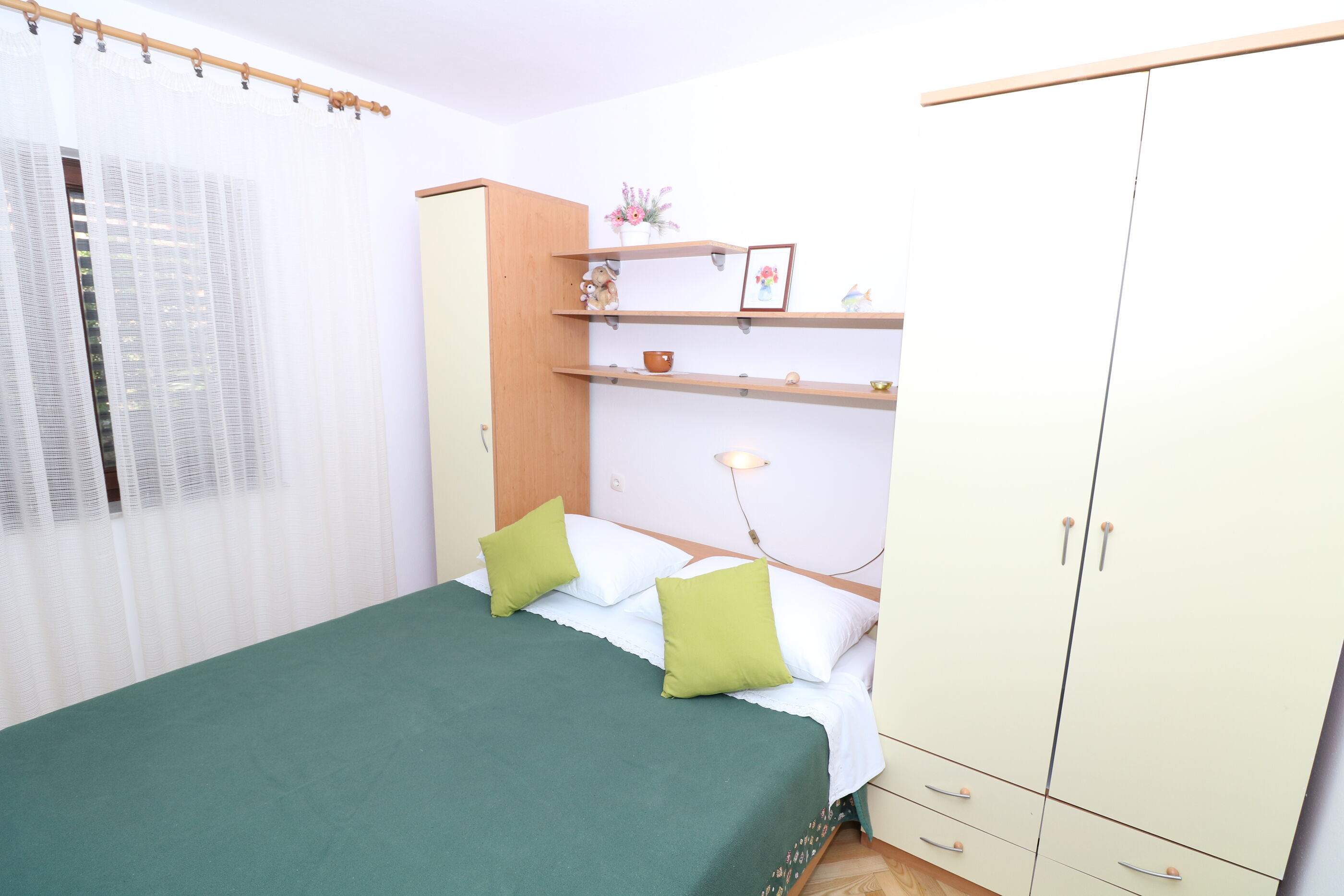 Apartment and Room Stanka 79539-S1