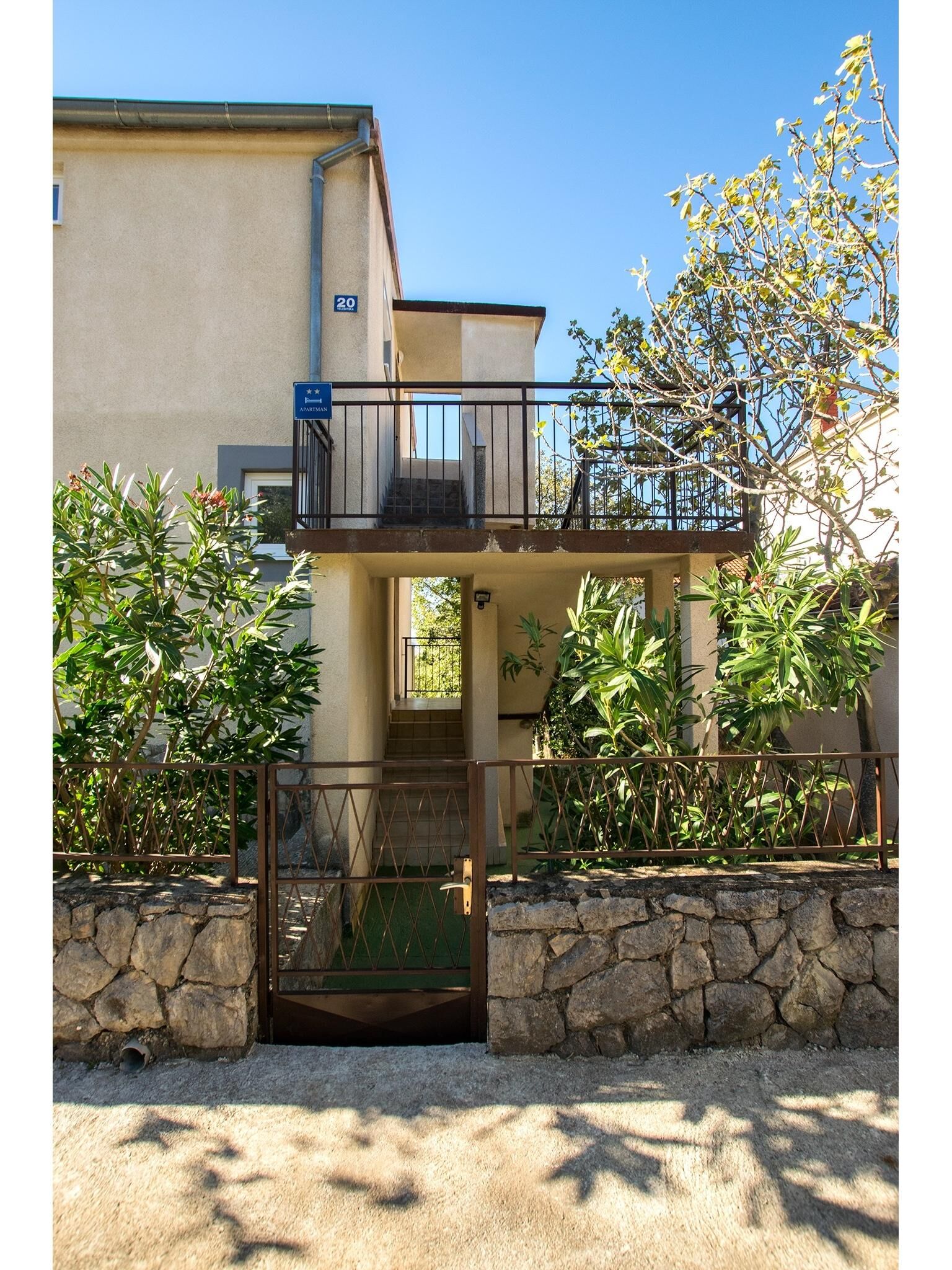 Apartments VELEBIT 81614-A1