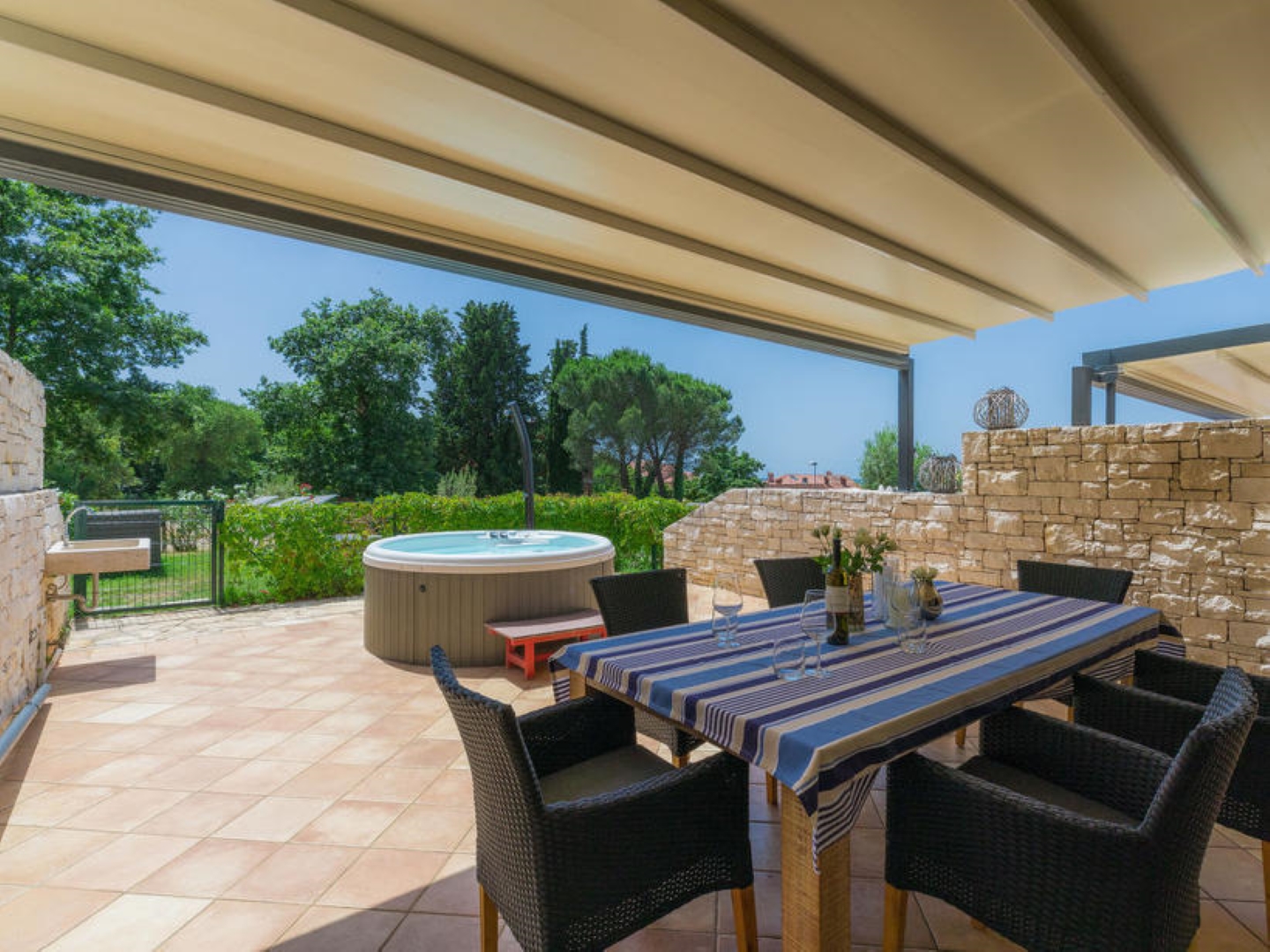 Villa BOBO's Place with Jacuzzi 79169-A2