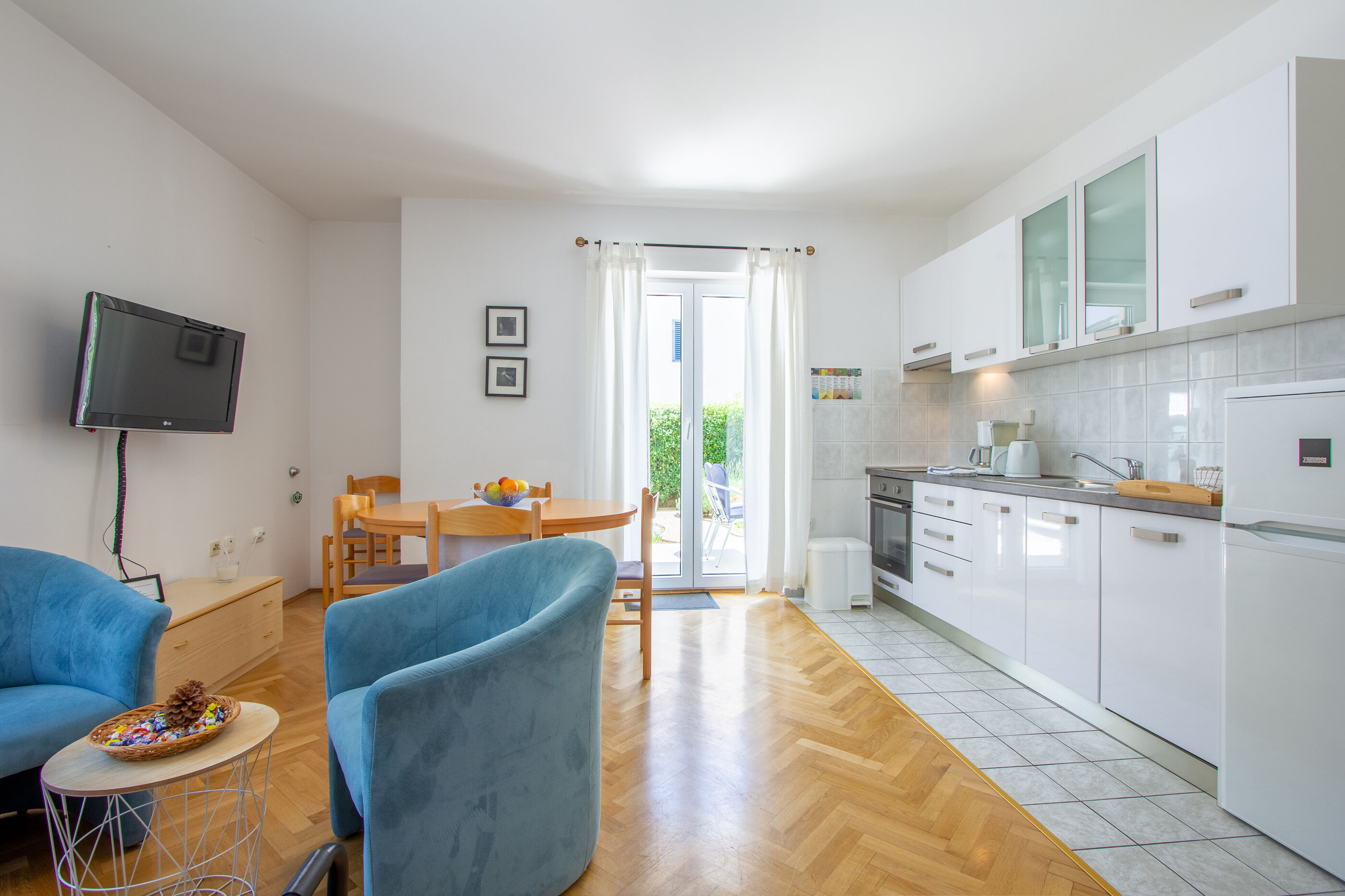Apartments Josipa 83391-A1