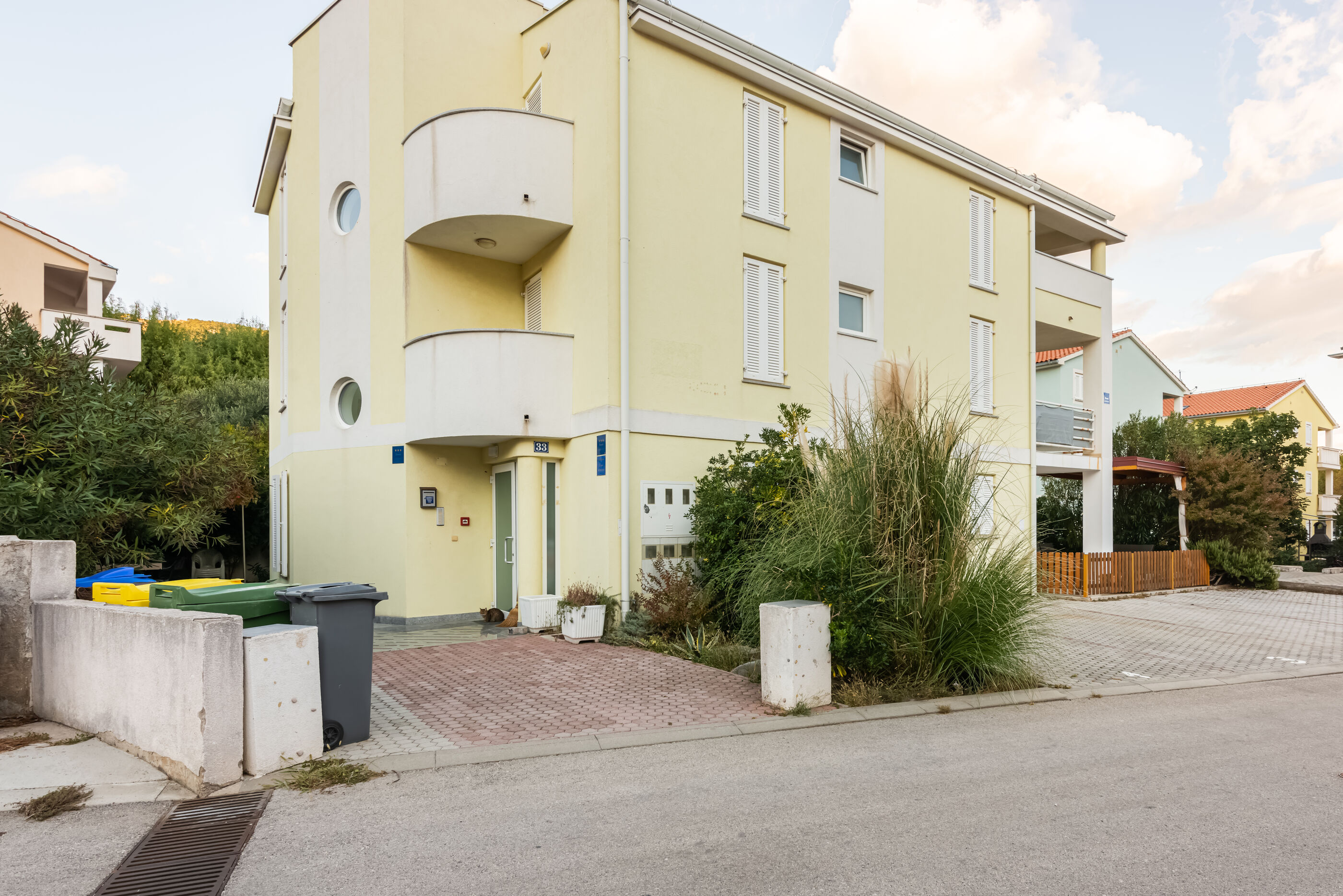 Apartments Mimoza i Lovorka A1