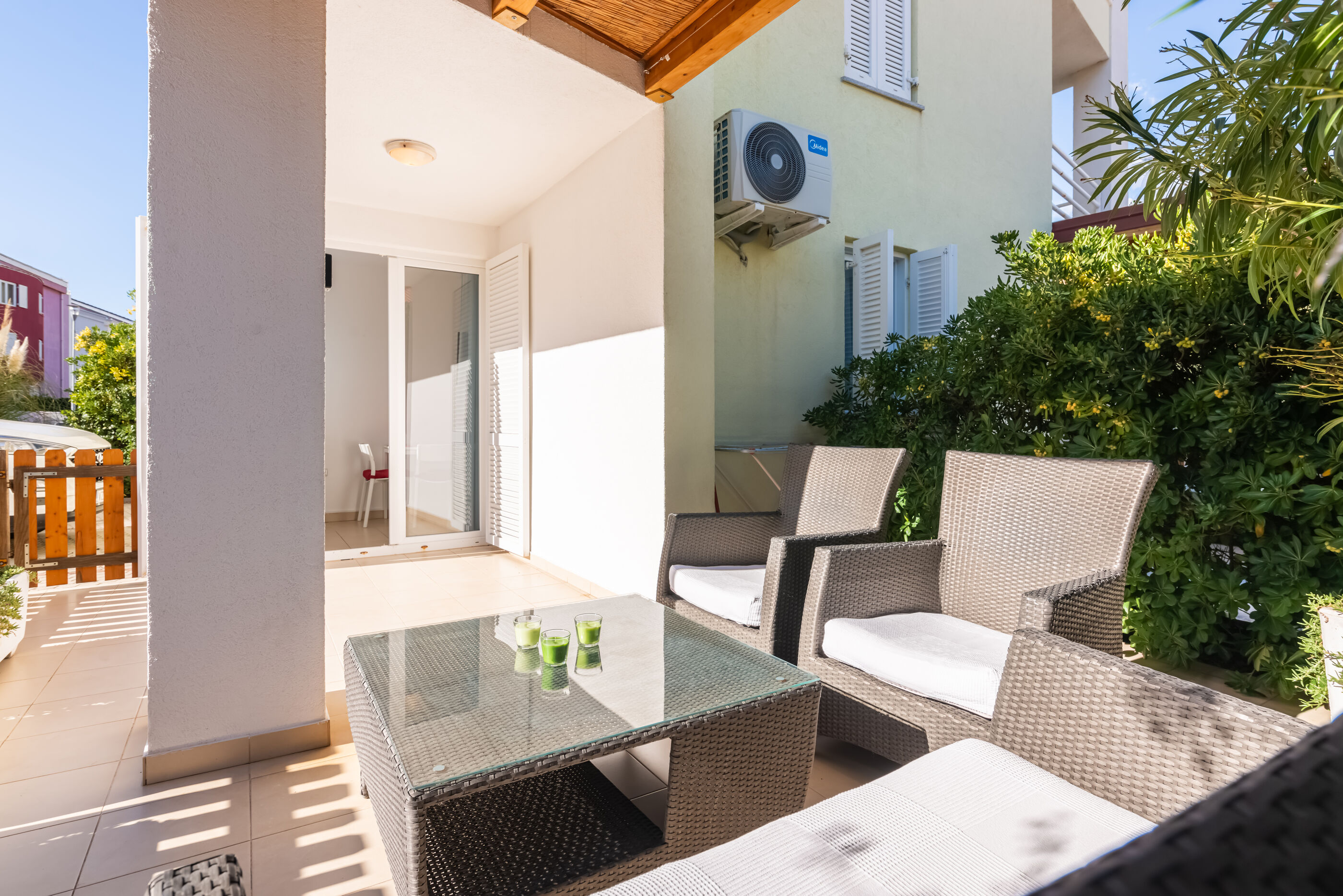 Apartments Mimoza i Lovorka 83393-A1