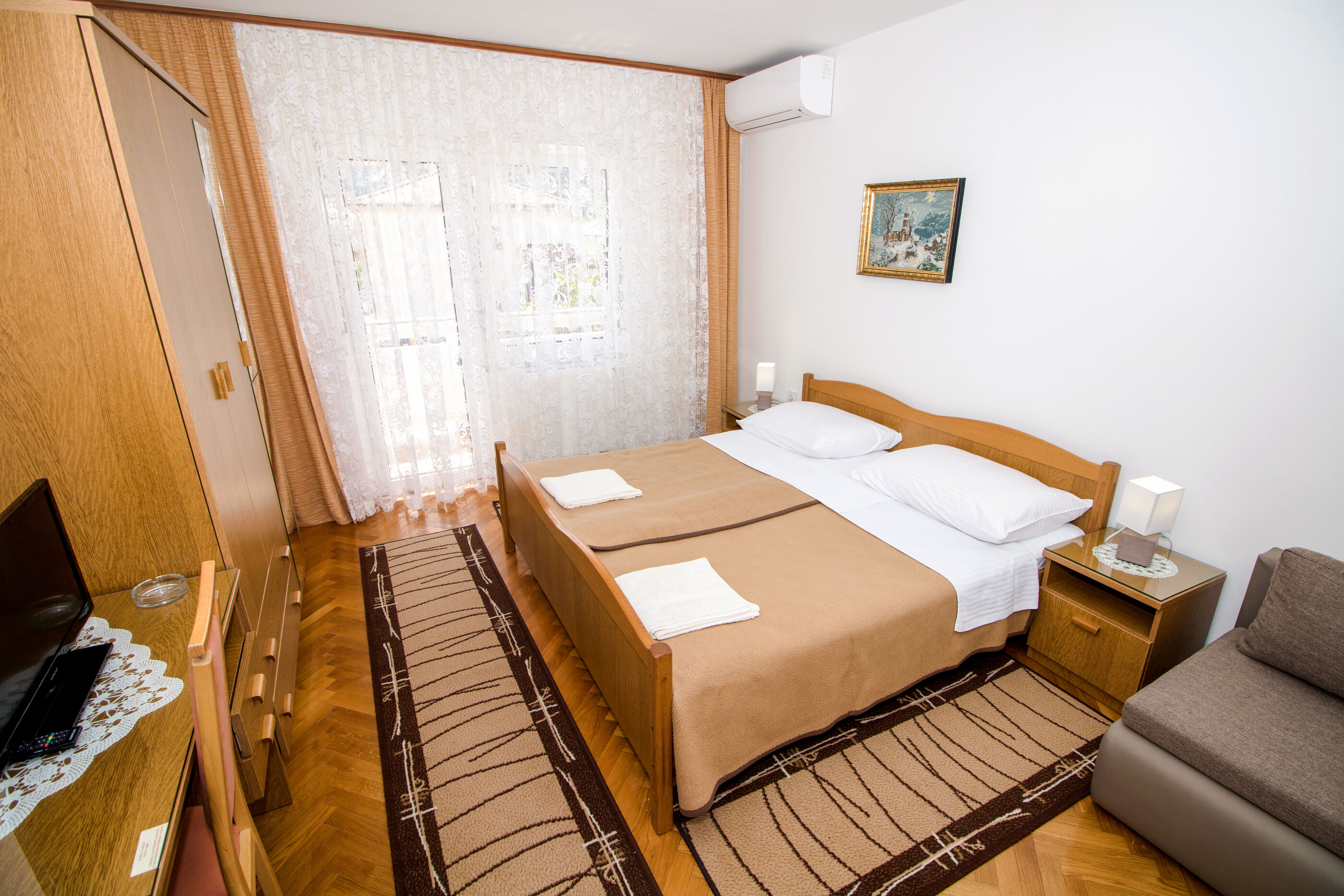 Apartment and Rooms Albina 48321-S4