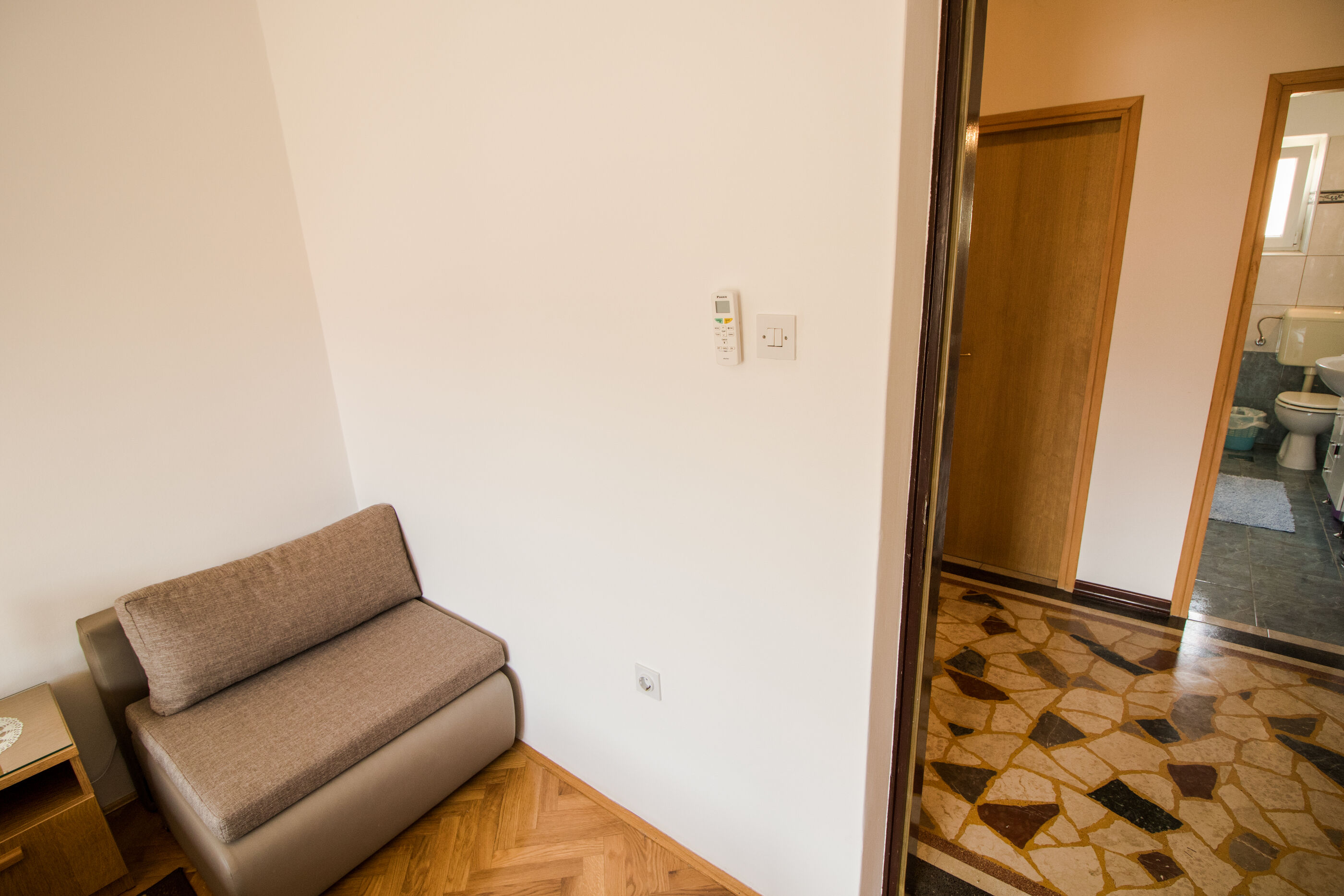 Apartment and Rooms Albina 48321-S4