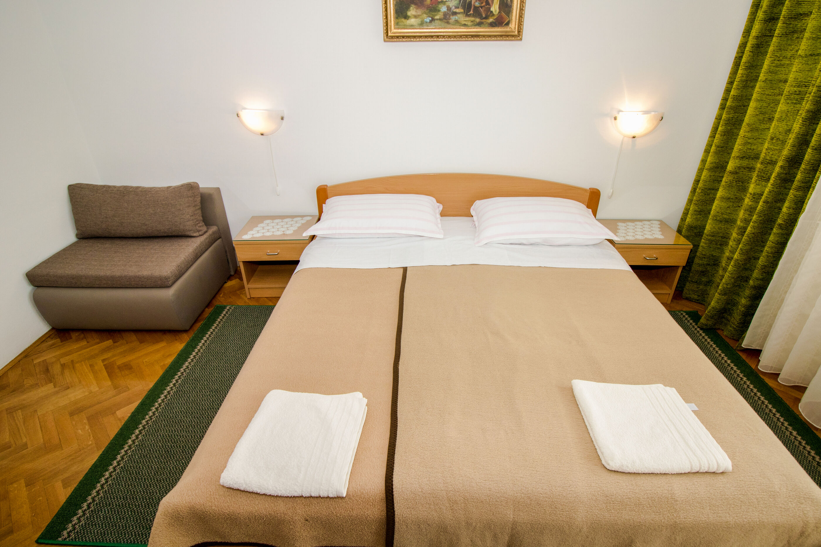 Apartment and Rooms Albina 48321-S1