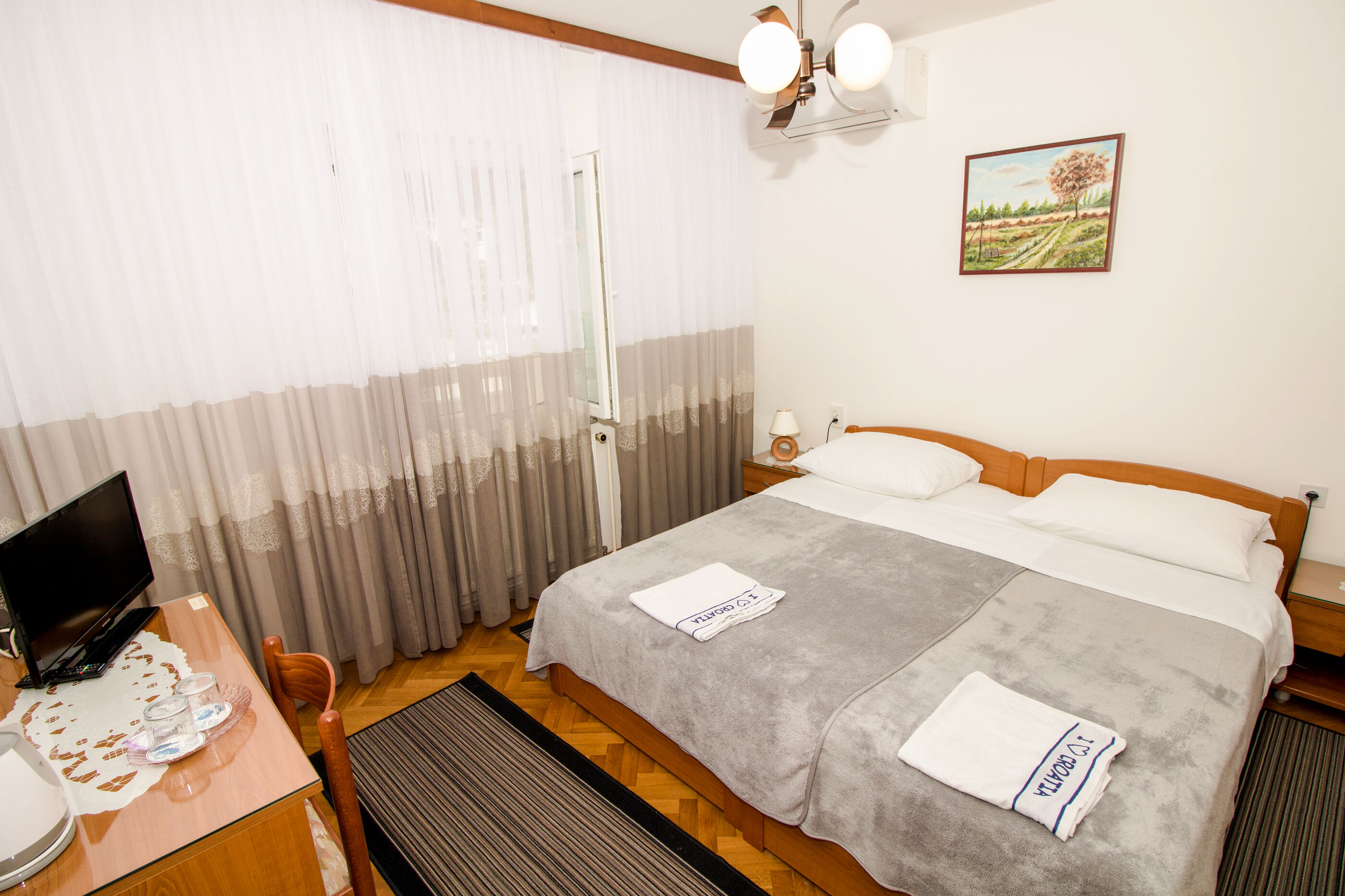 Apartment and Rooms Albina 48321-S2
