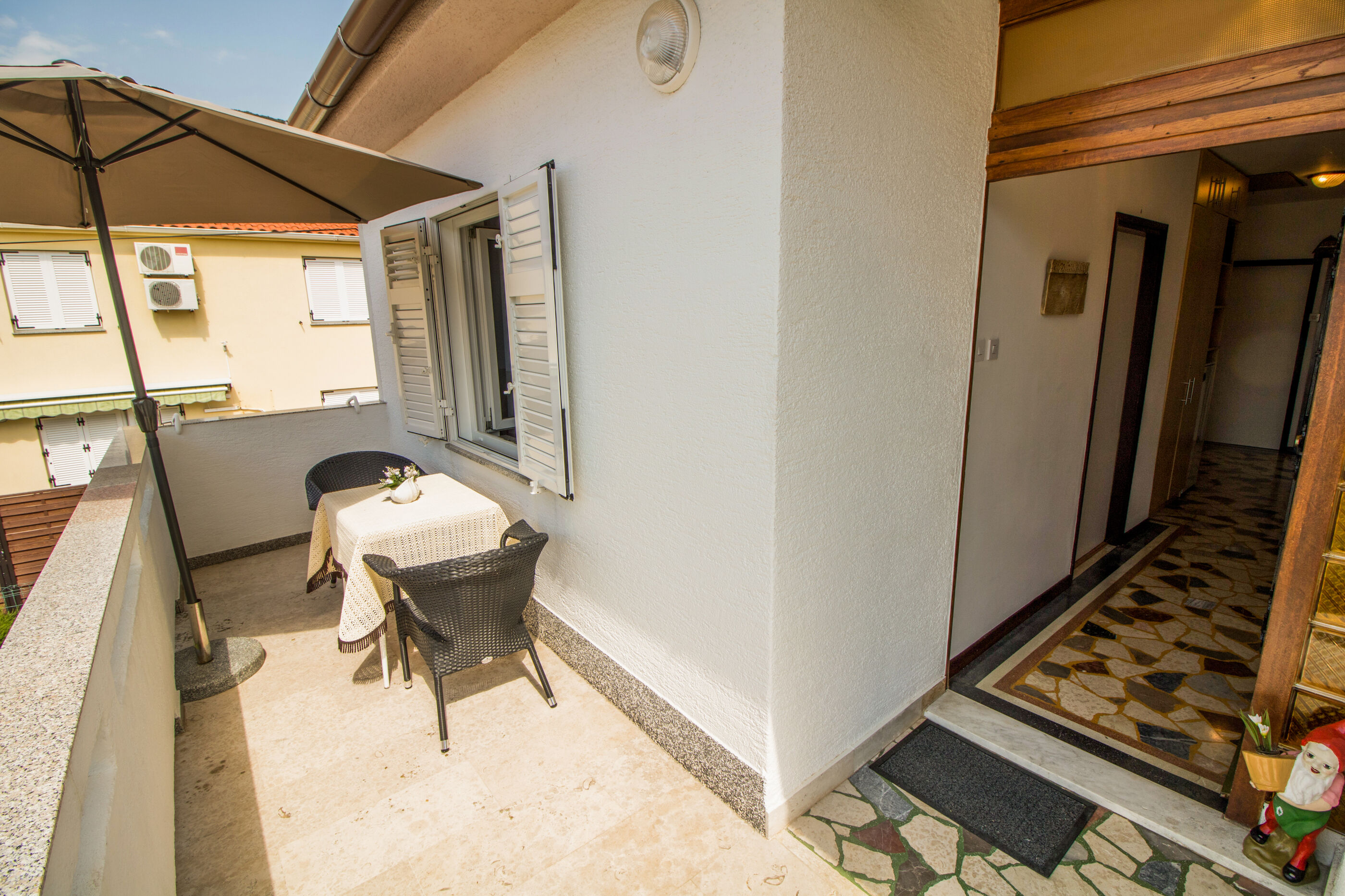 Apartment and Rooms Albina 48321-S2