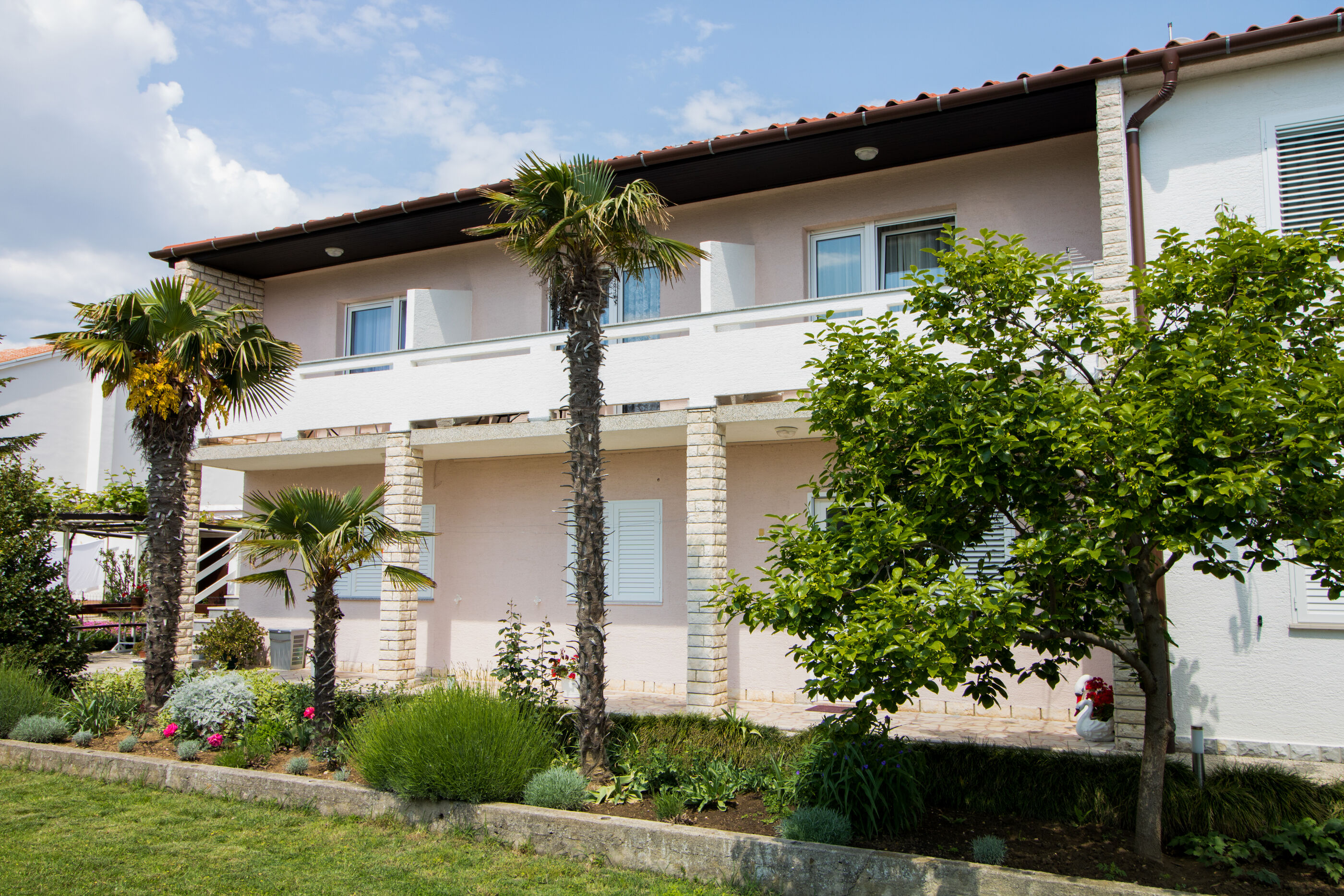 Apartment and Rooms Albina 48321-S3