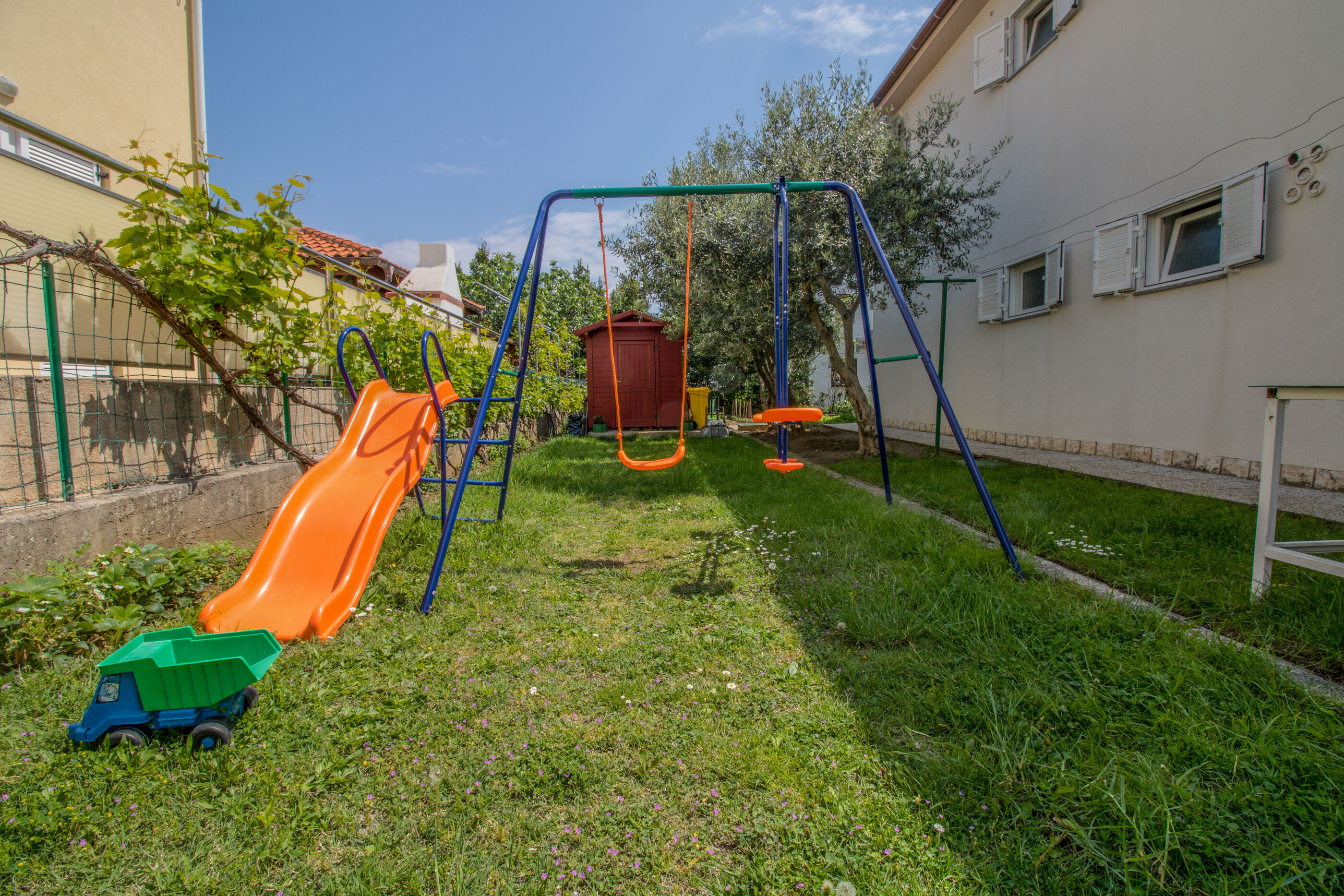 Apartment and Rooms Albina 48321-S3
