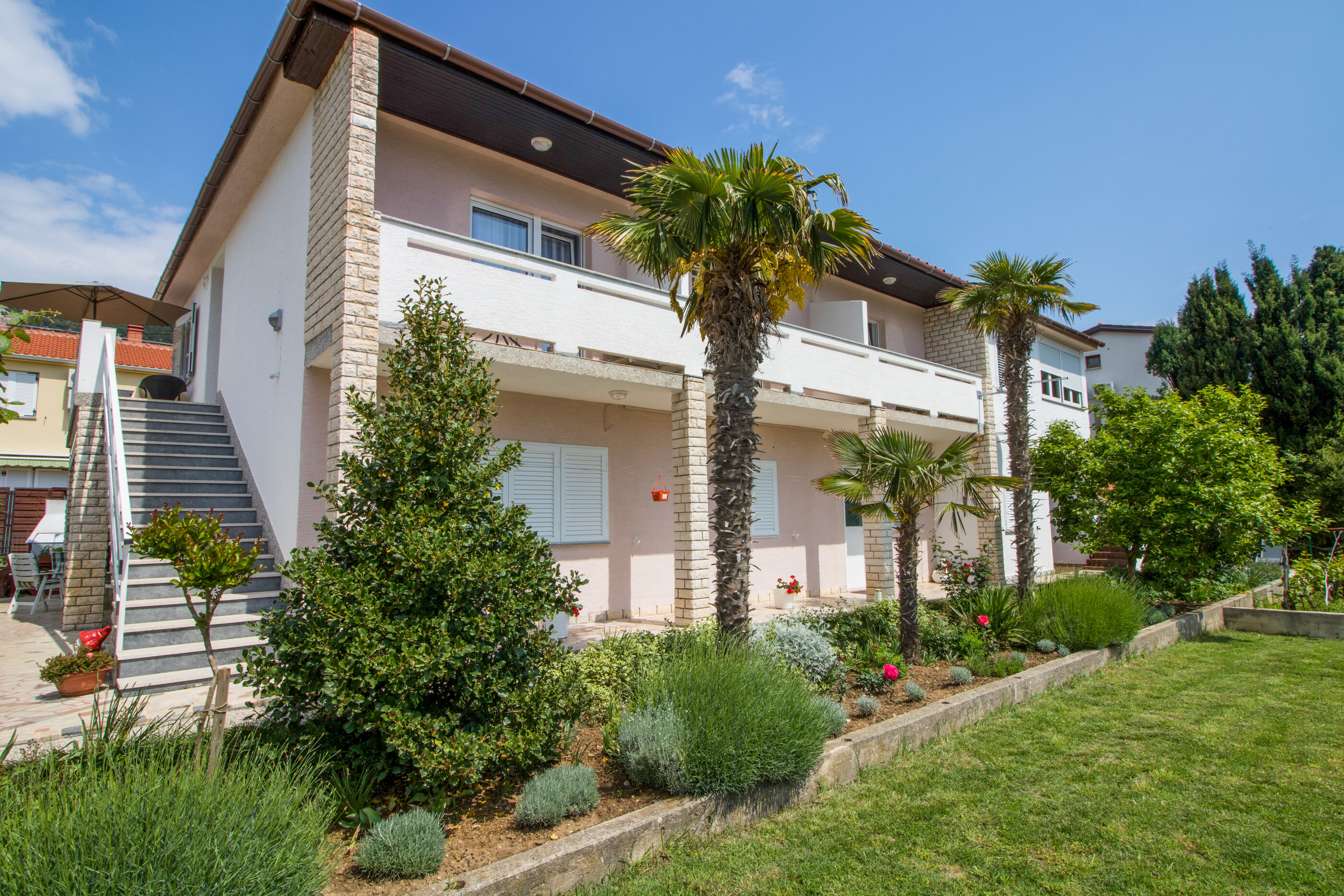 Apartment and Rooms Albina 48321-S3