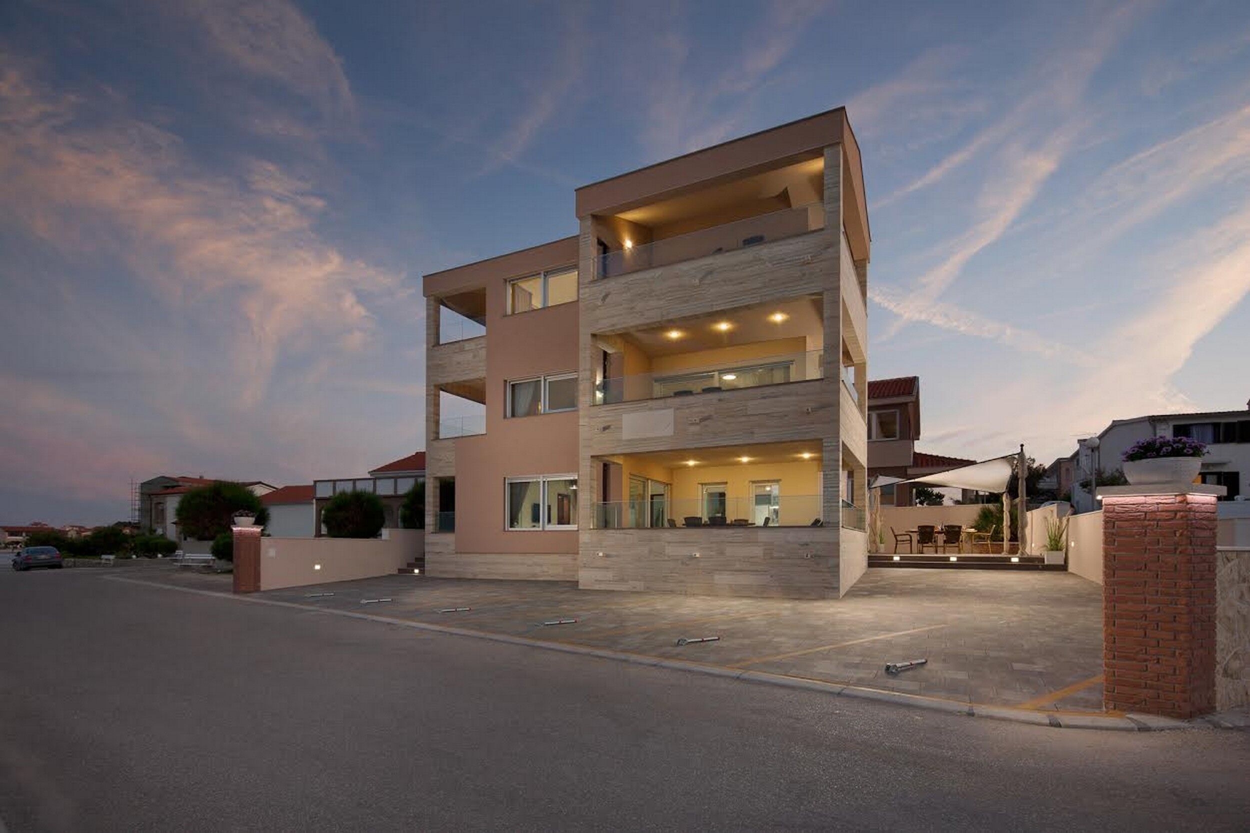 Apartments Vista Royal 18434-A1
