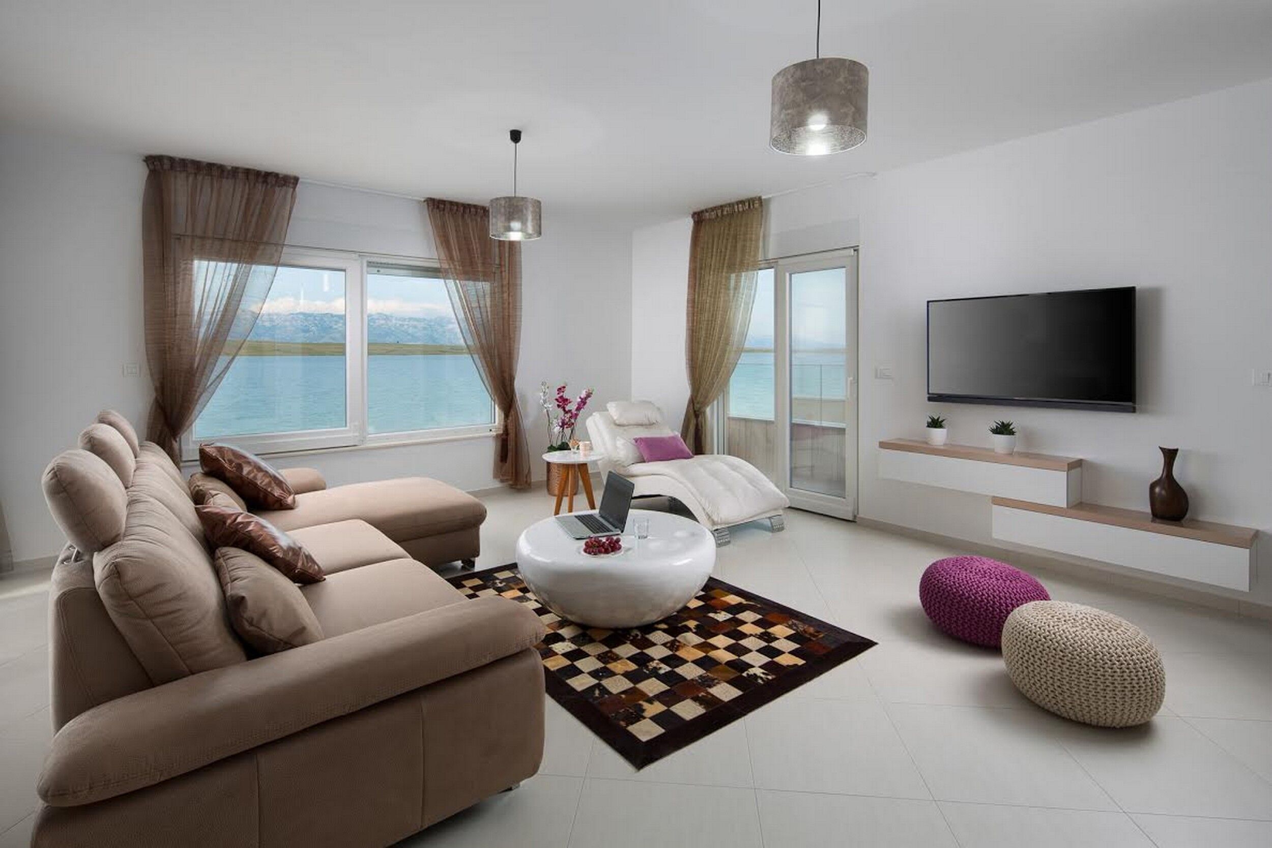 Apartments Vista Royal 18434-A1