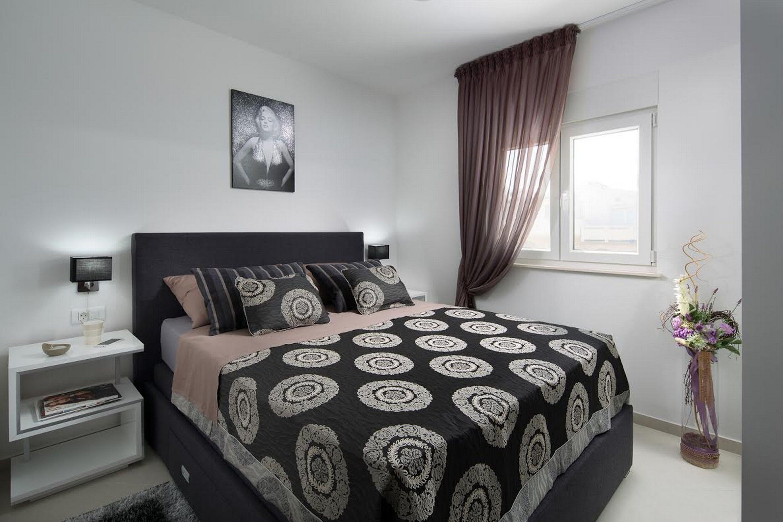 Apartments Vista Royal 18434-A2
