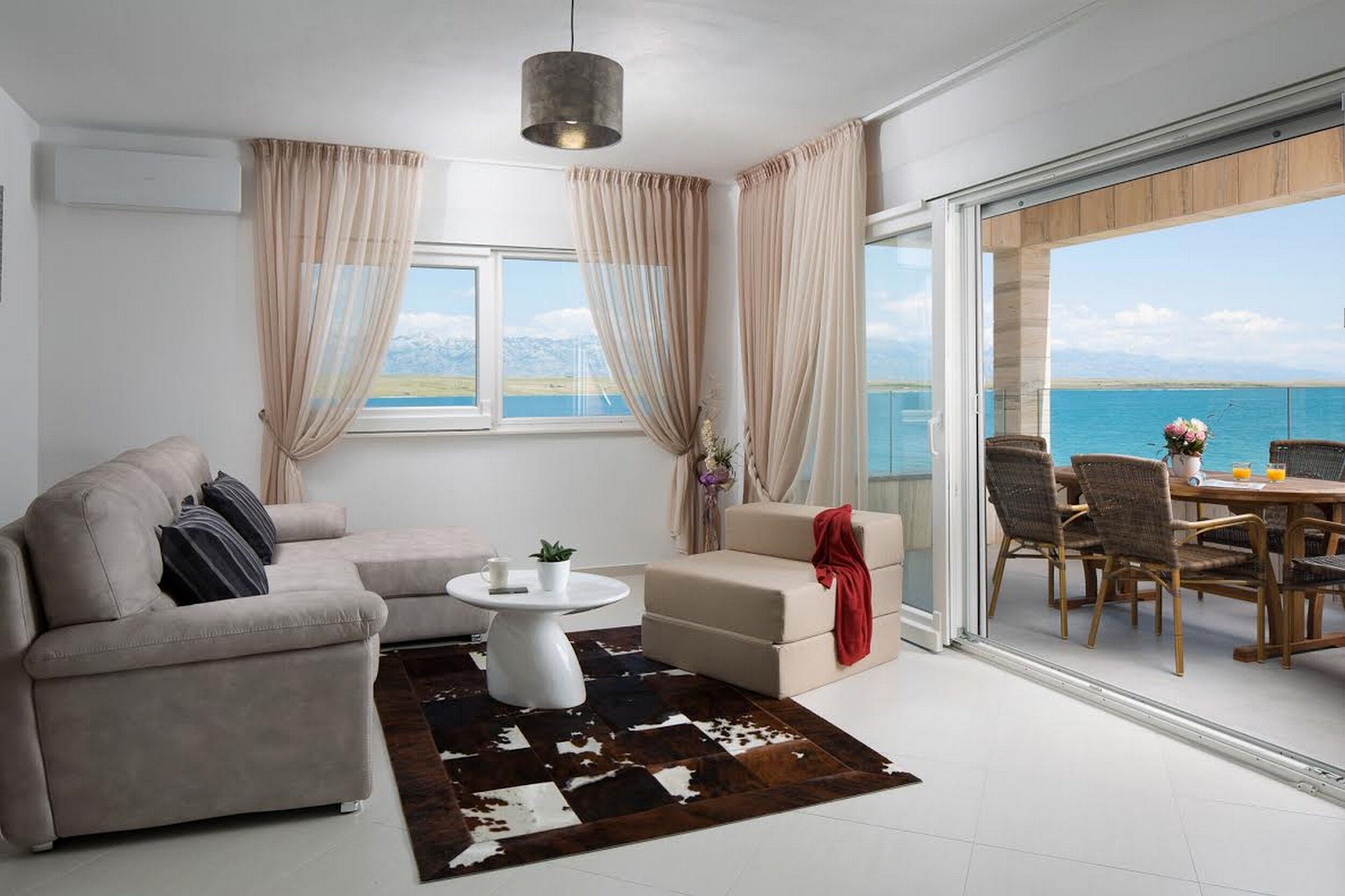 Apartments Vista Royal 18434-A3