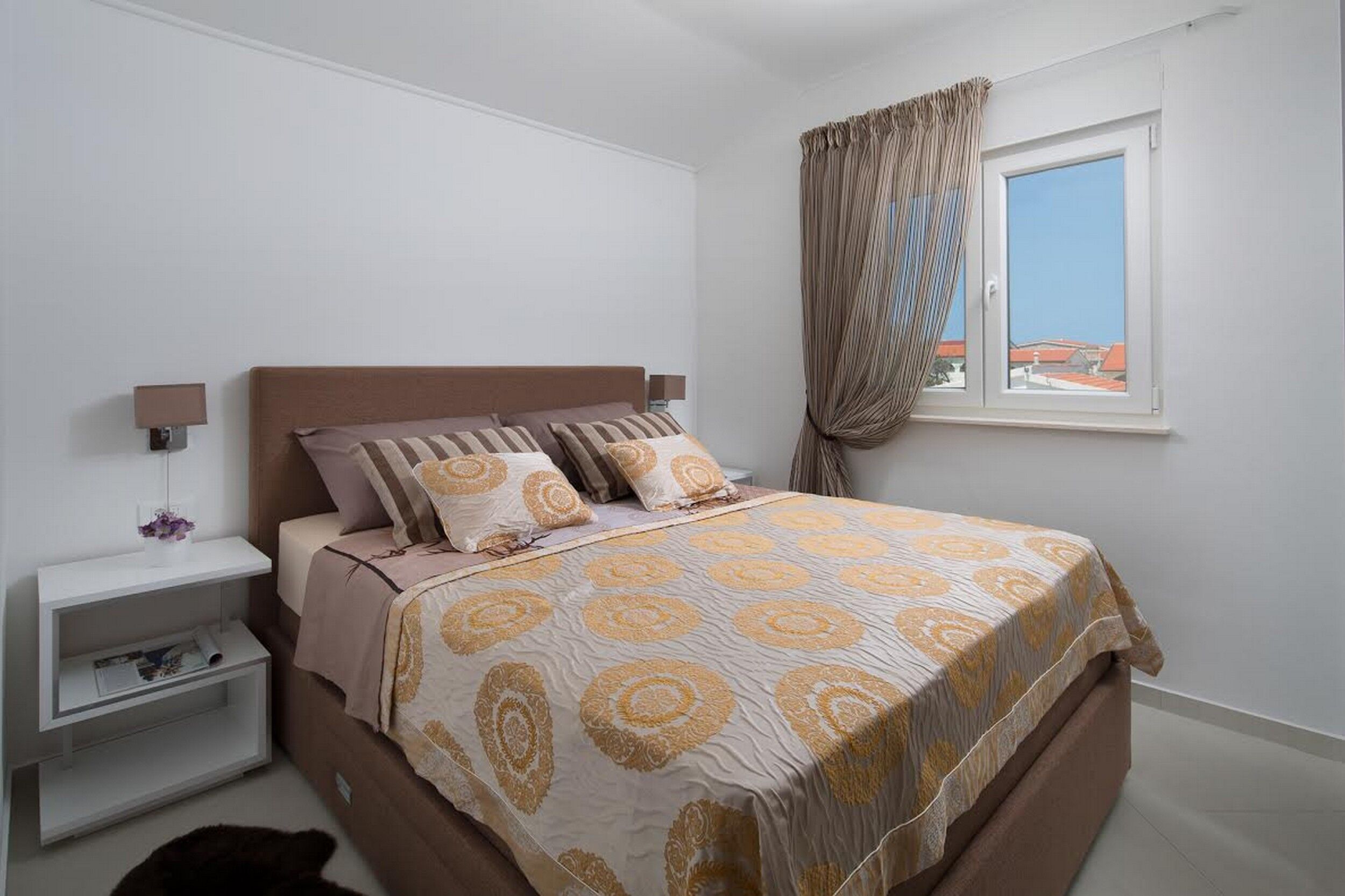 Apartments Vista Royal 18434-A4