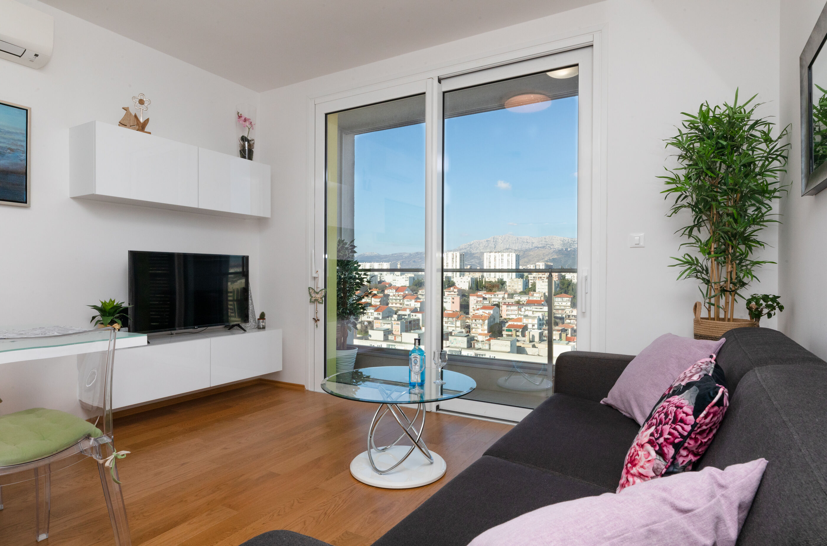 Apartment Split Sky 78946-A1