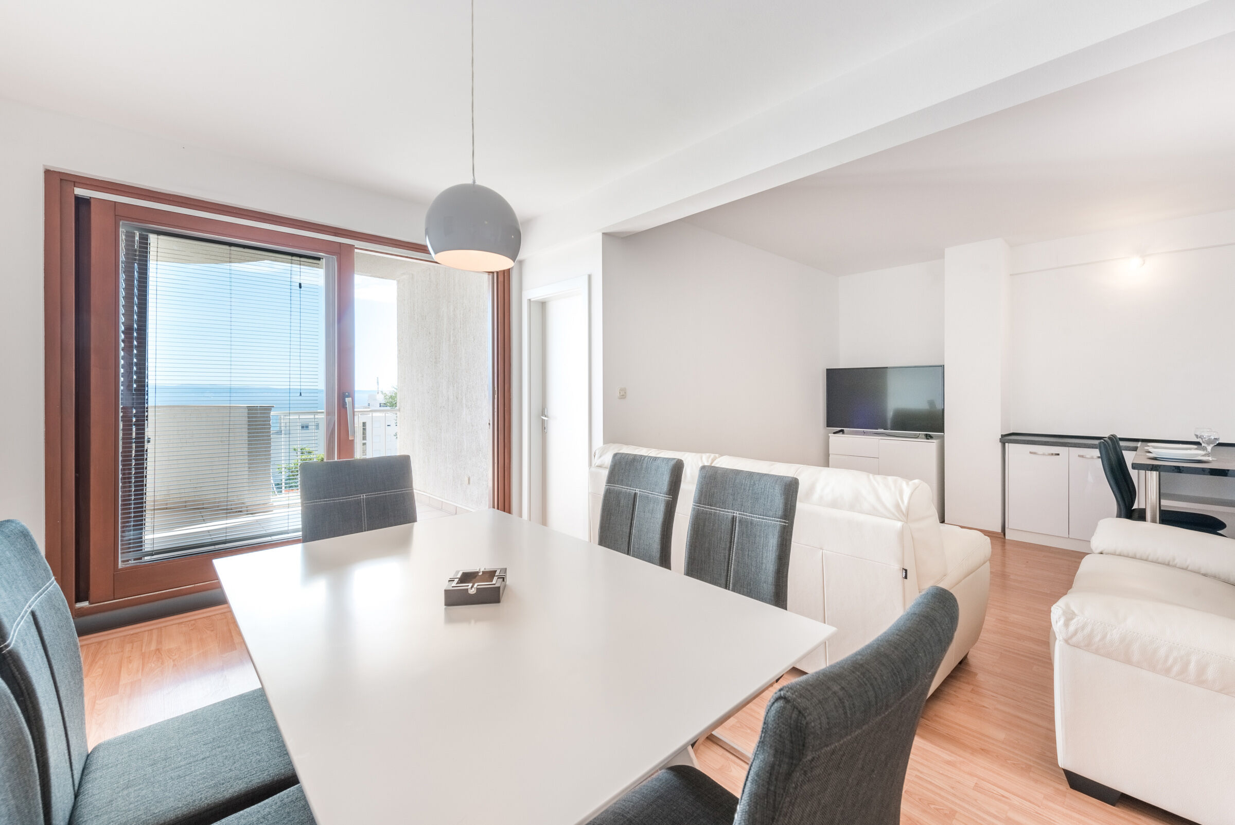 Apartments Mrs Brightside 84311-A1