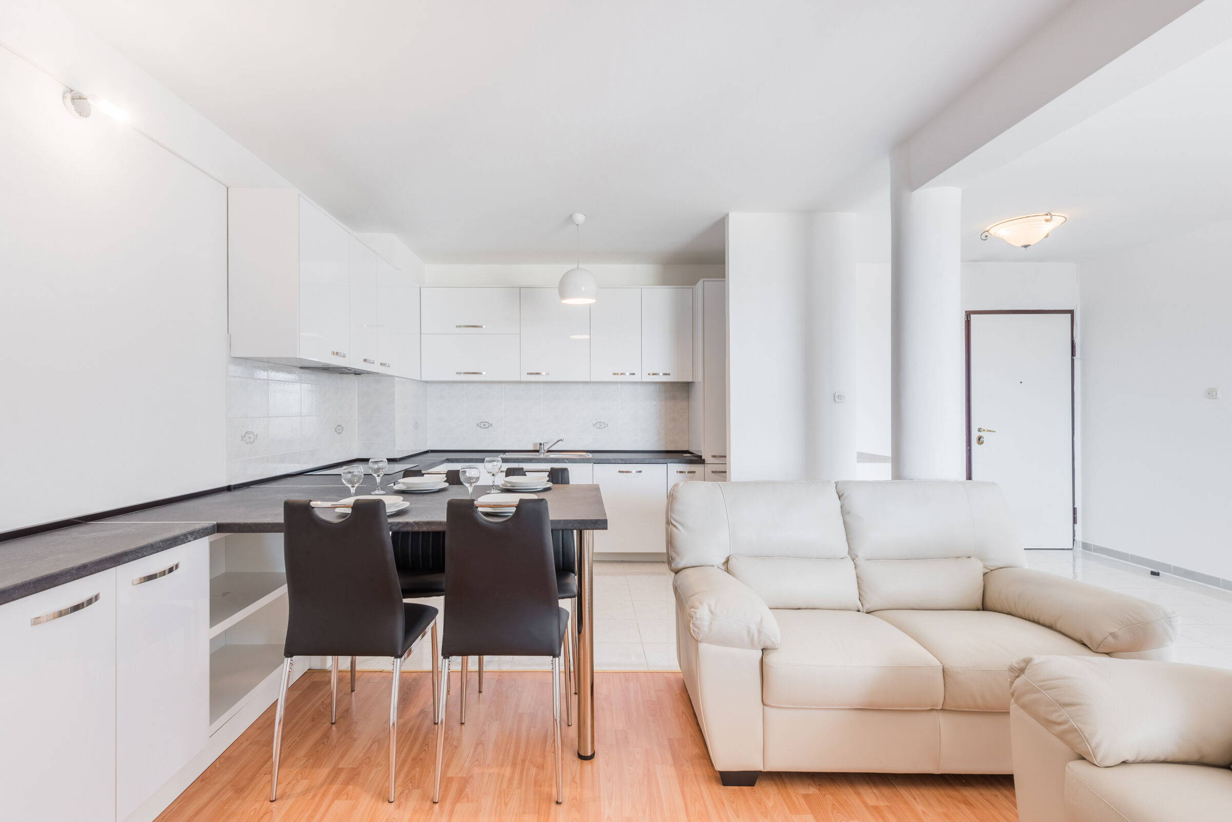 Apartments Mrs Brightside 84311-A1