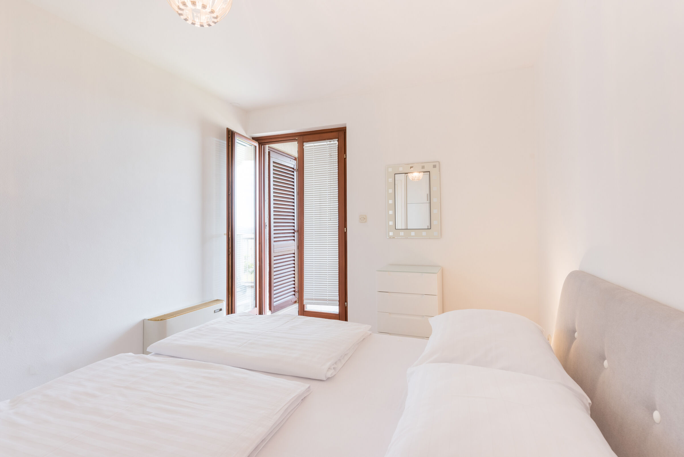 Apartments Mrs Brightside 84311-A1