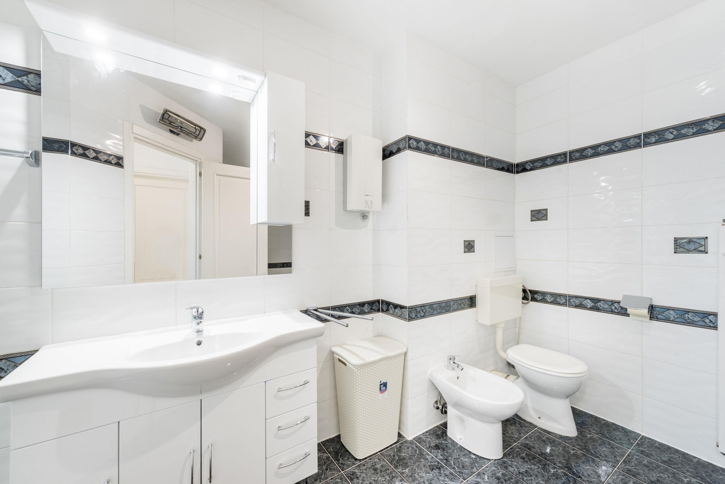 Apartments Mrs Brightside 84311-A1