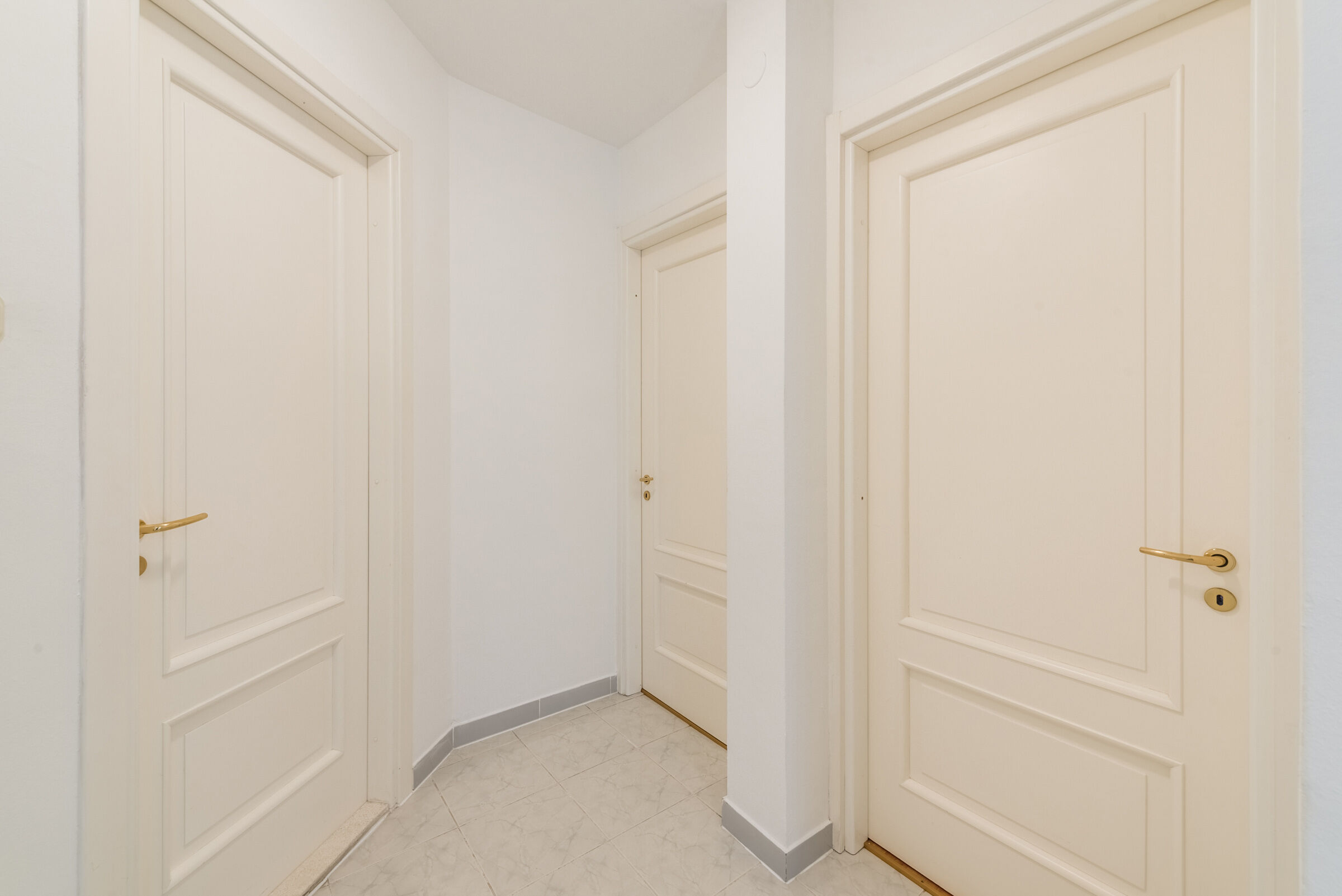Apartments Mrs Brightside 84311-A1
