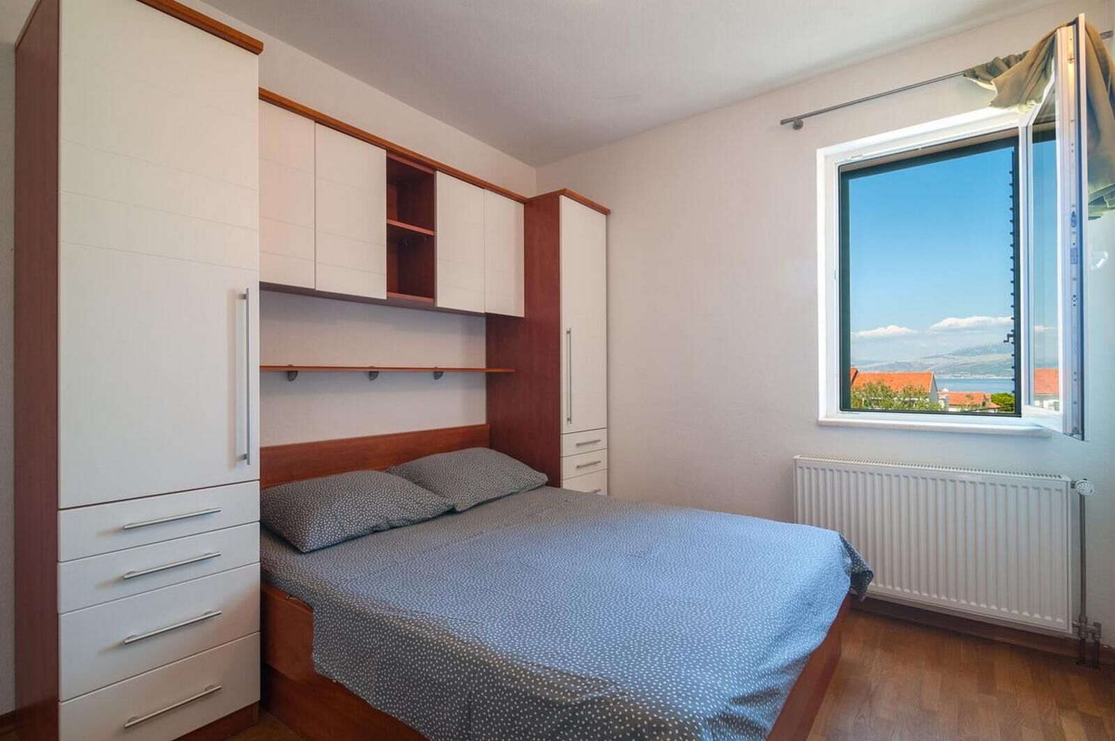 Apartment Irena 70792-A1