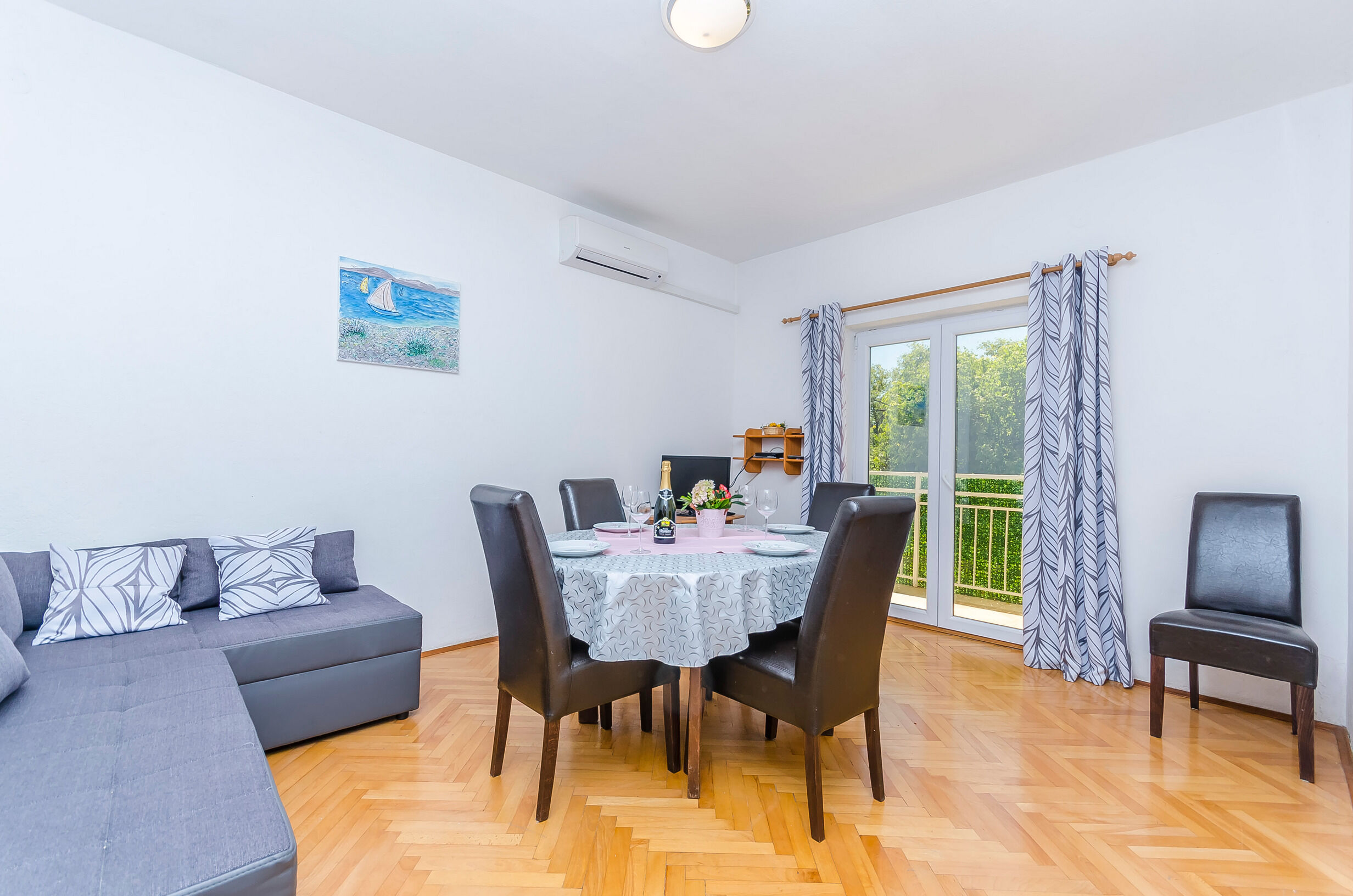Apartments Zora 13751-A1