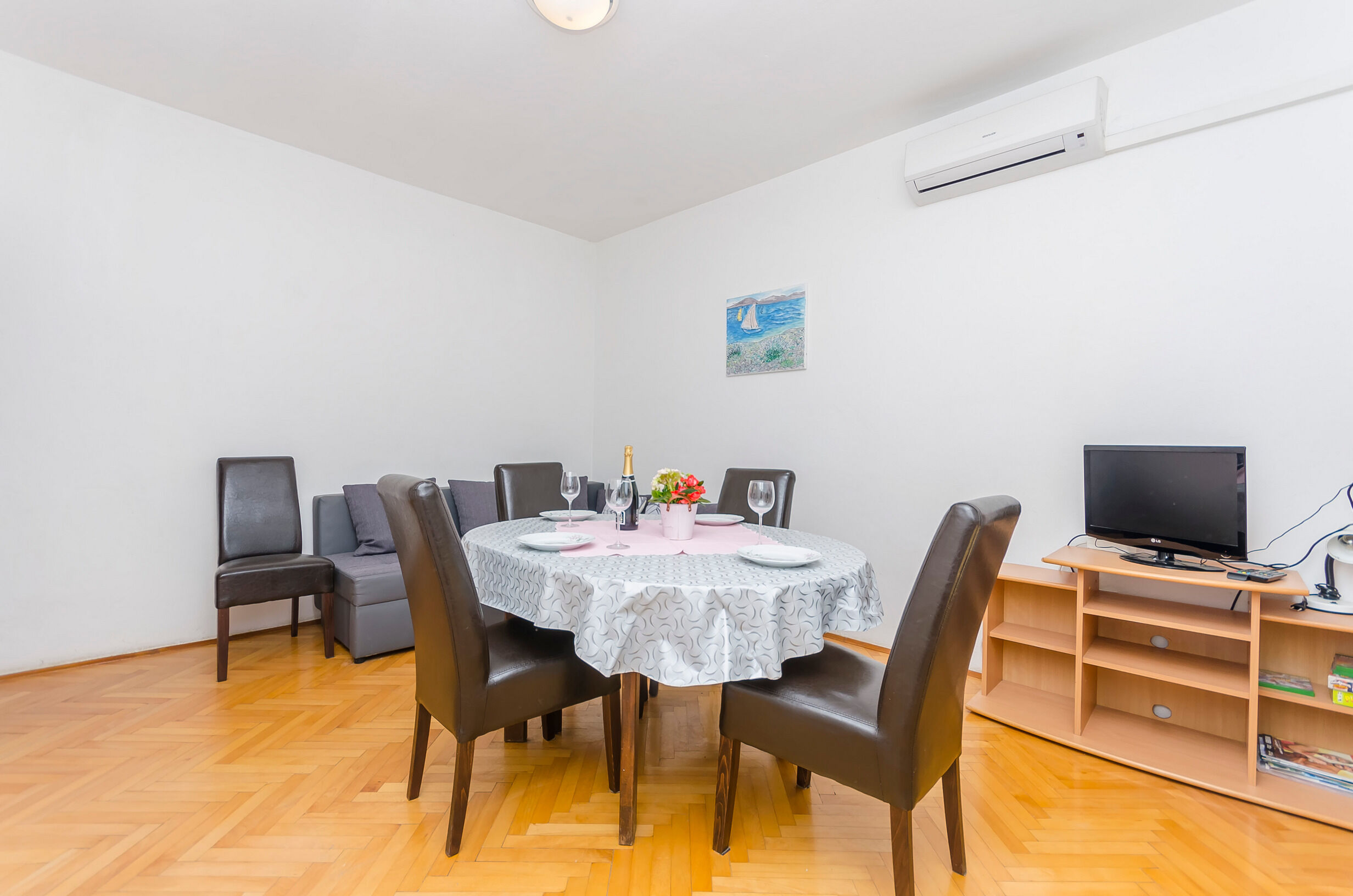 Apartments Zora 13751-A1